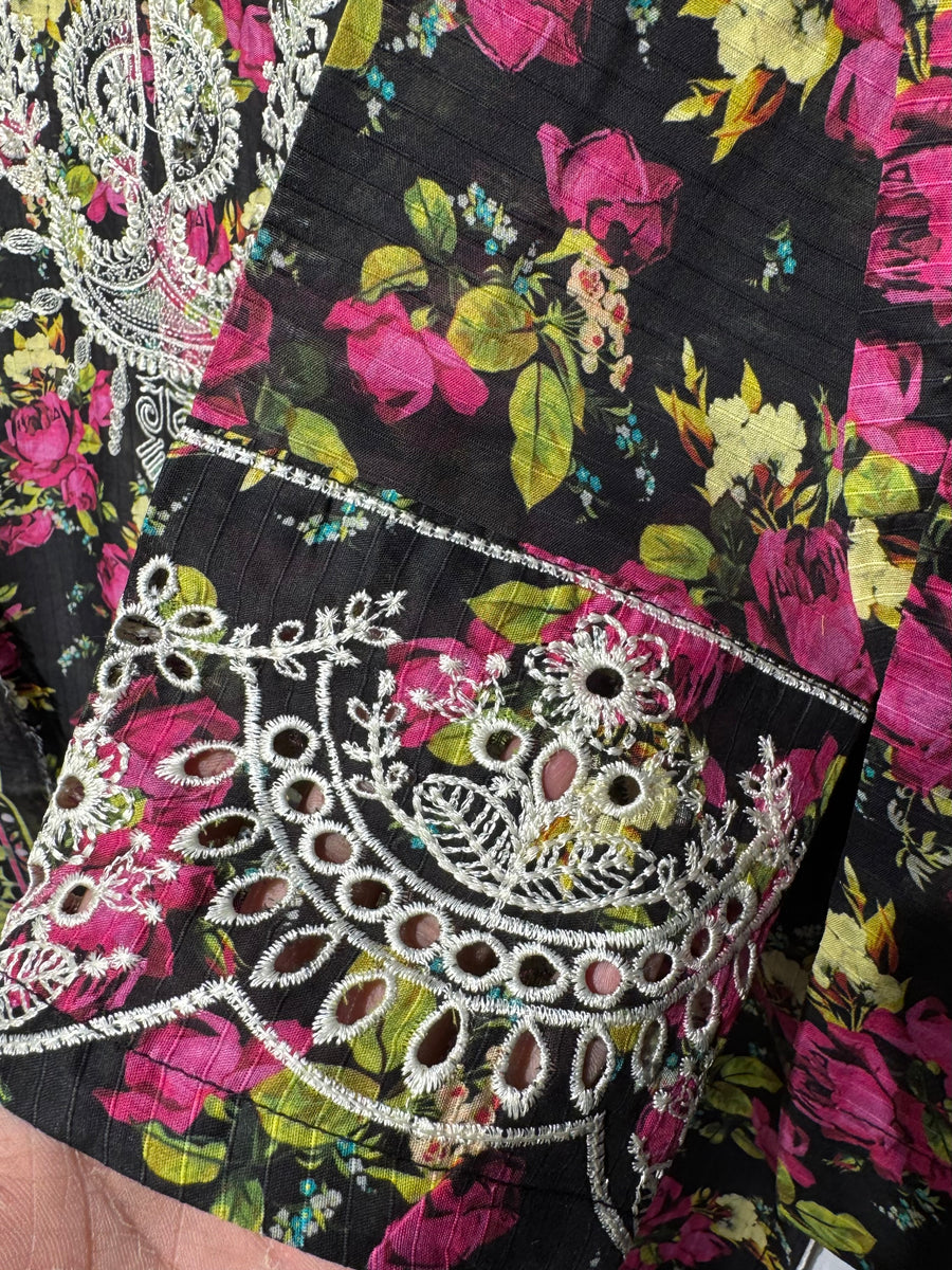 Bana dora Lawn digital printed+thread+sequence embroidered🧵formal main image 1