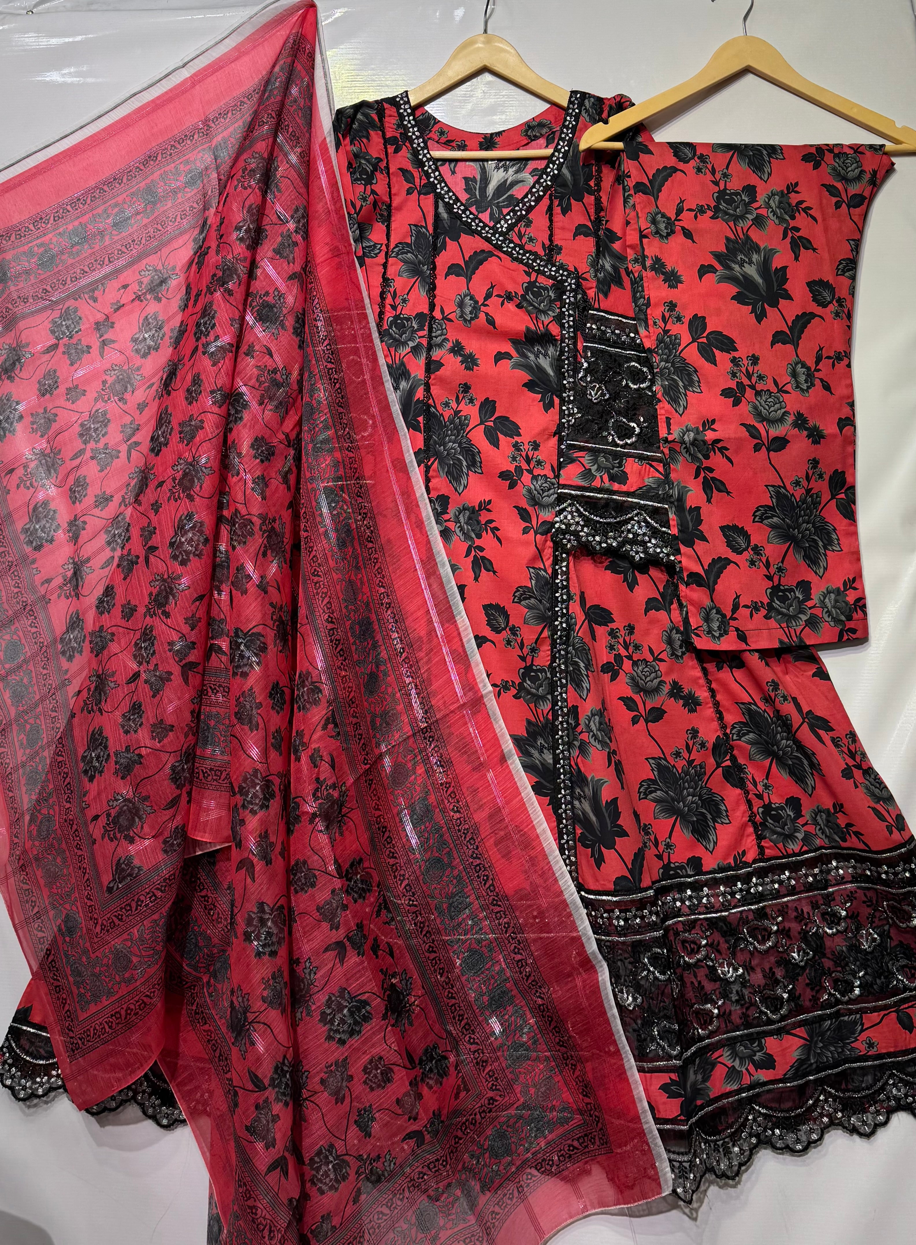Pure Lawn angrakja style bareeze embroidered🧵frock along with digital print dupatta & trouser 👗