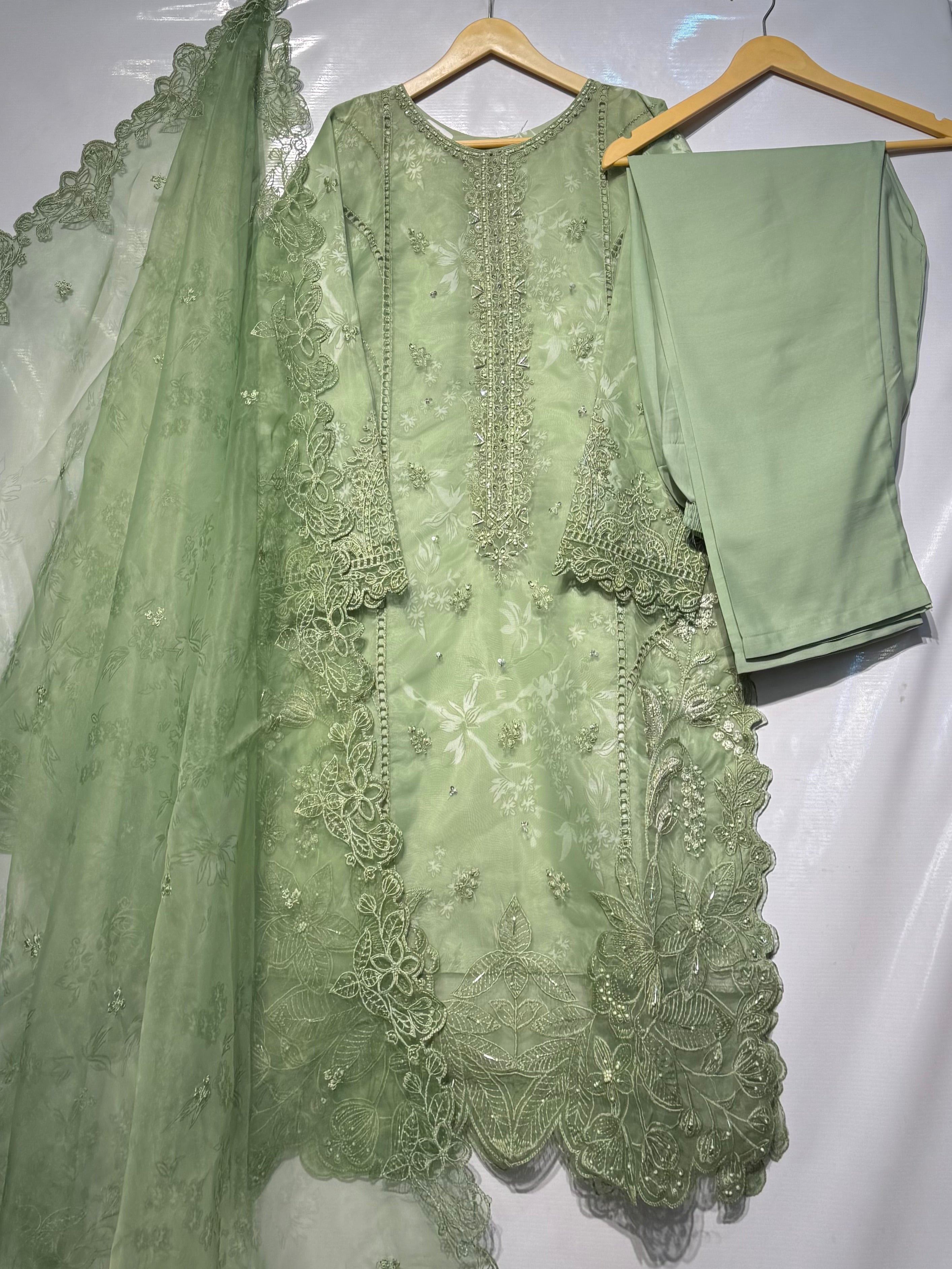 Pure organza digital printed handmade + cut worked🪡premium quality 3 pcs 👗