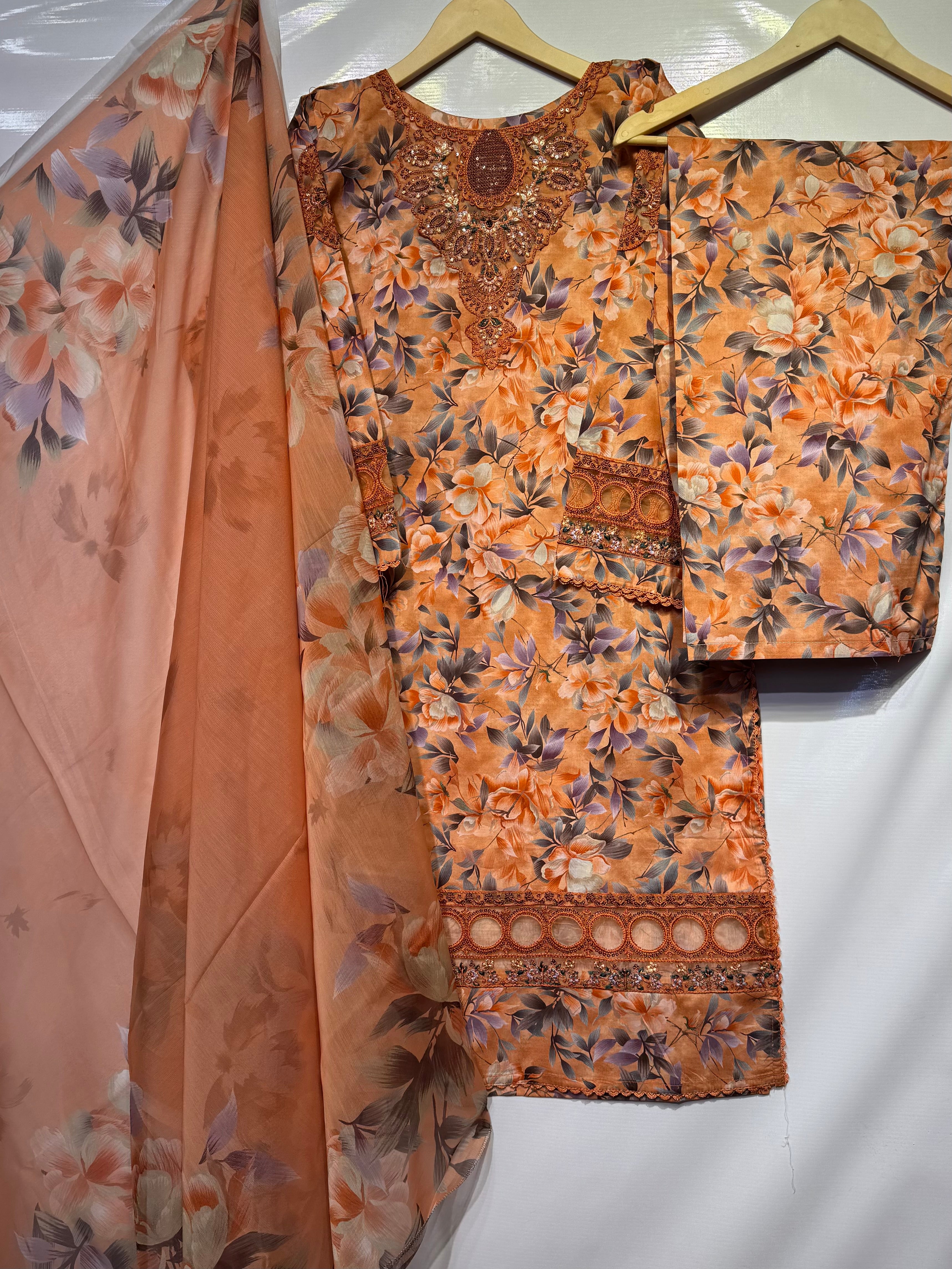 Soft cotton lawn digital printed ring style embroidered🧵shirt with printed monar/chiffon dupatta 👗