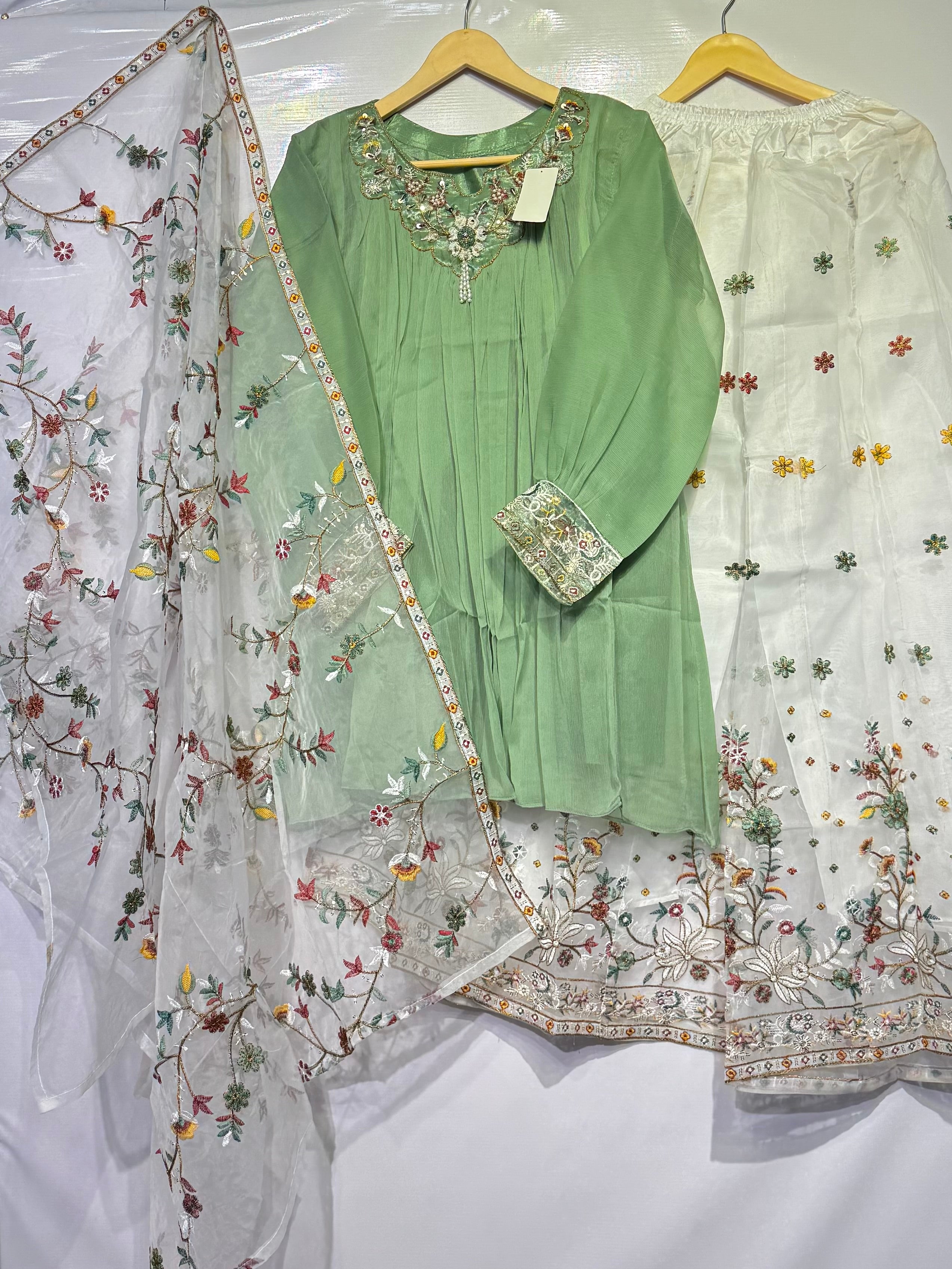 Crinkle chiffon hand embellished🧵short frock with gharara & dupatta 3 pcs 👗