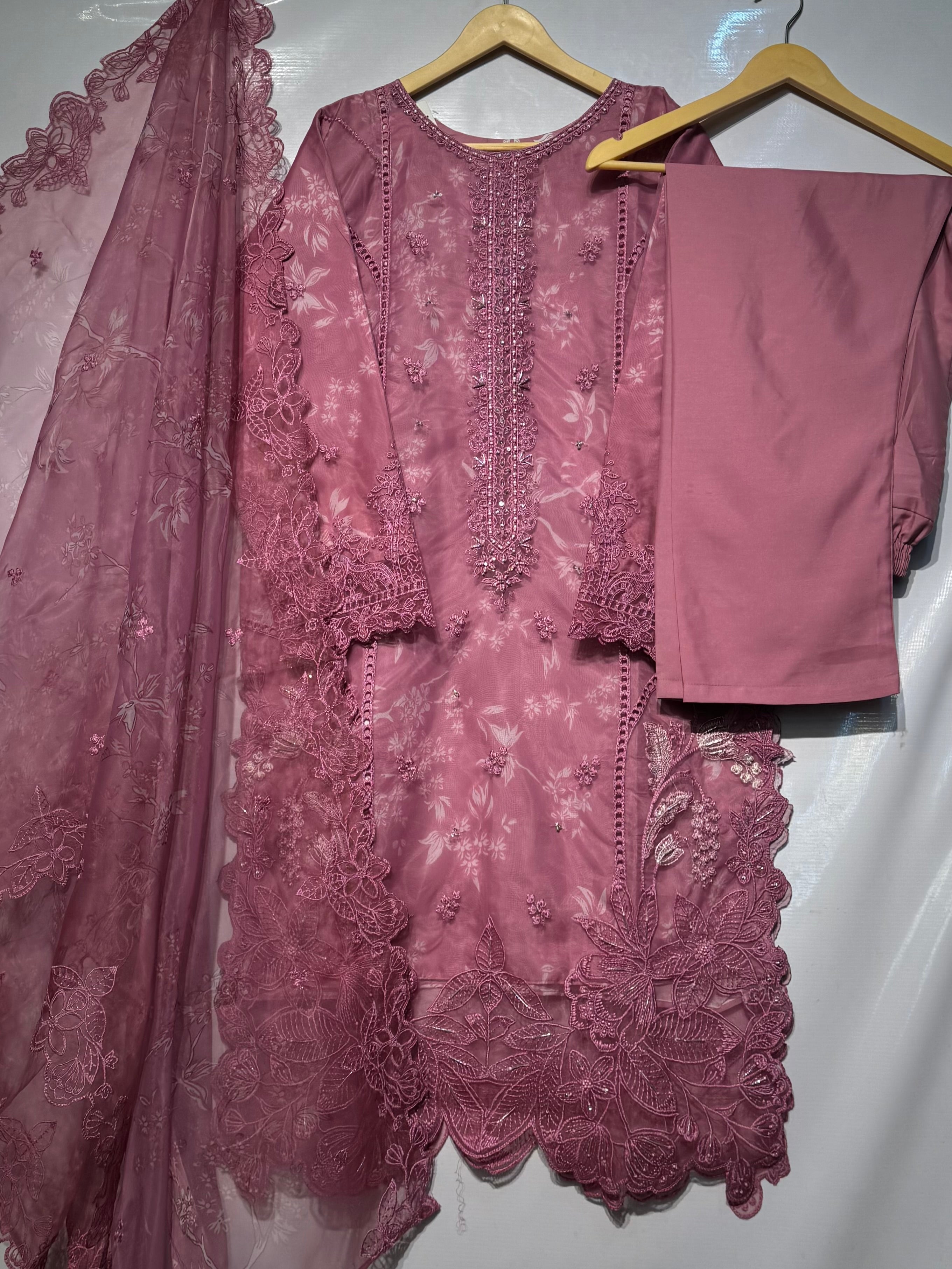 Pure organza digital printed handmade + cut worked🪡premium quality 3 pcs 👗