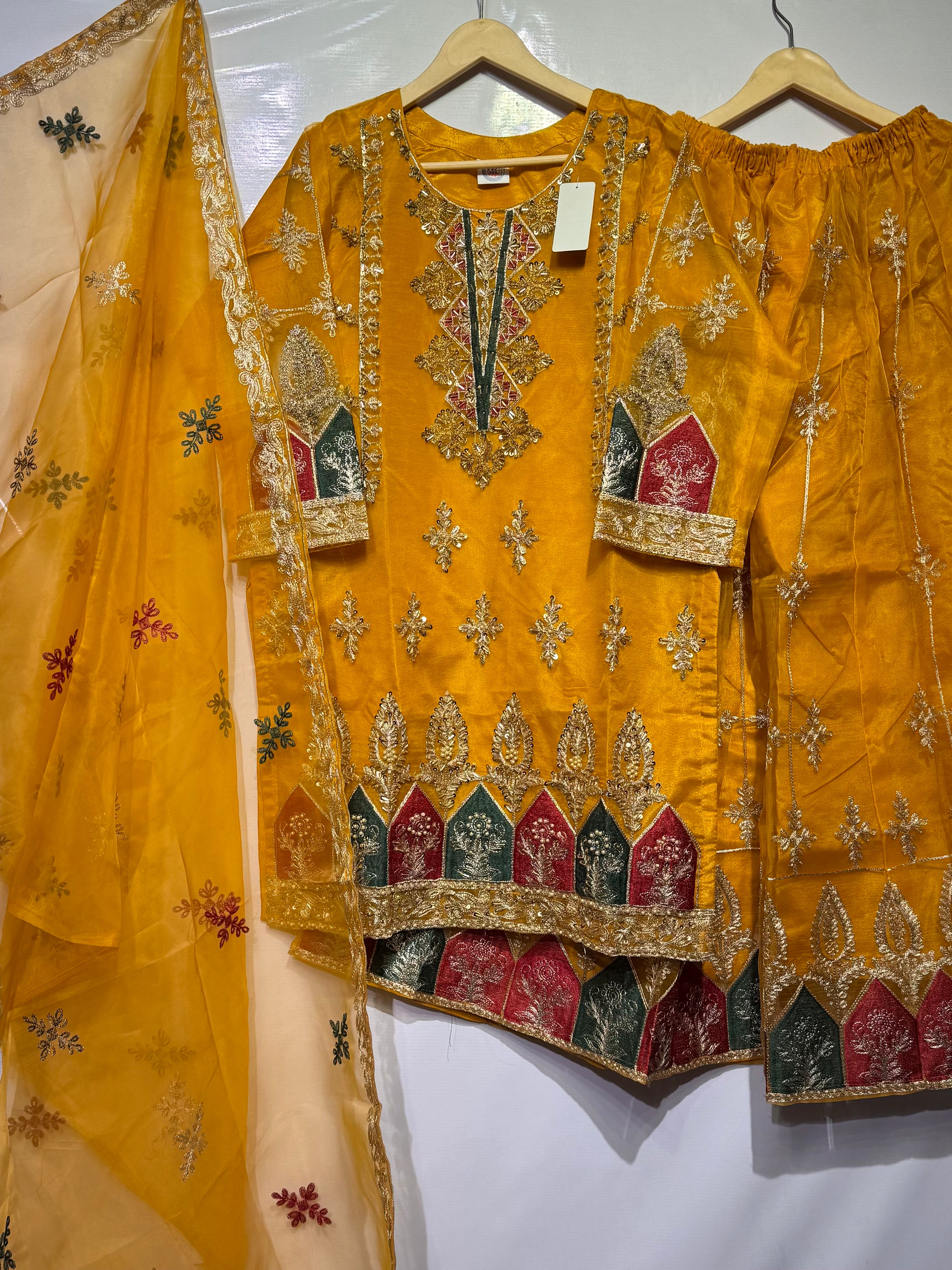 Dhaga with hand embroidered🧵organza shirt, full embroideredorganza dupatta & Gharara 👗