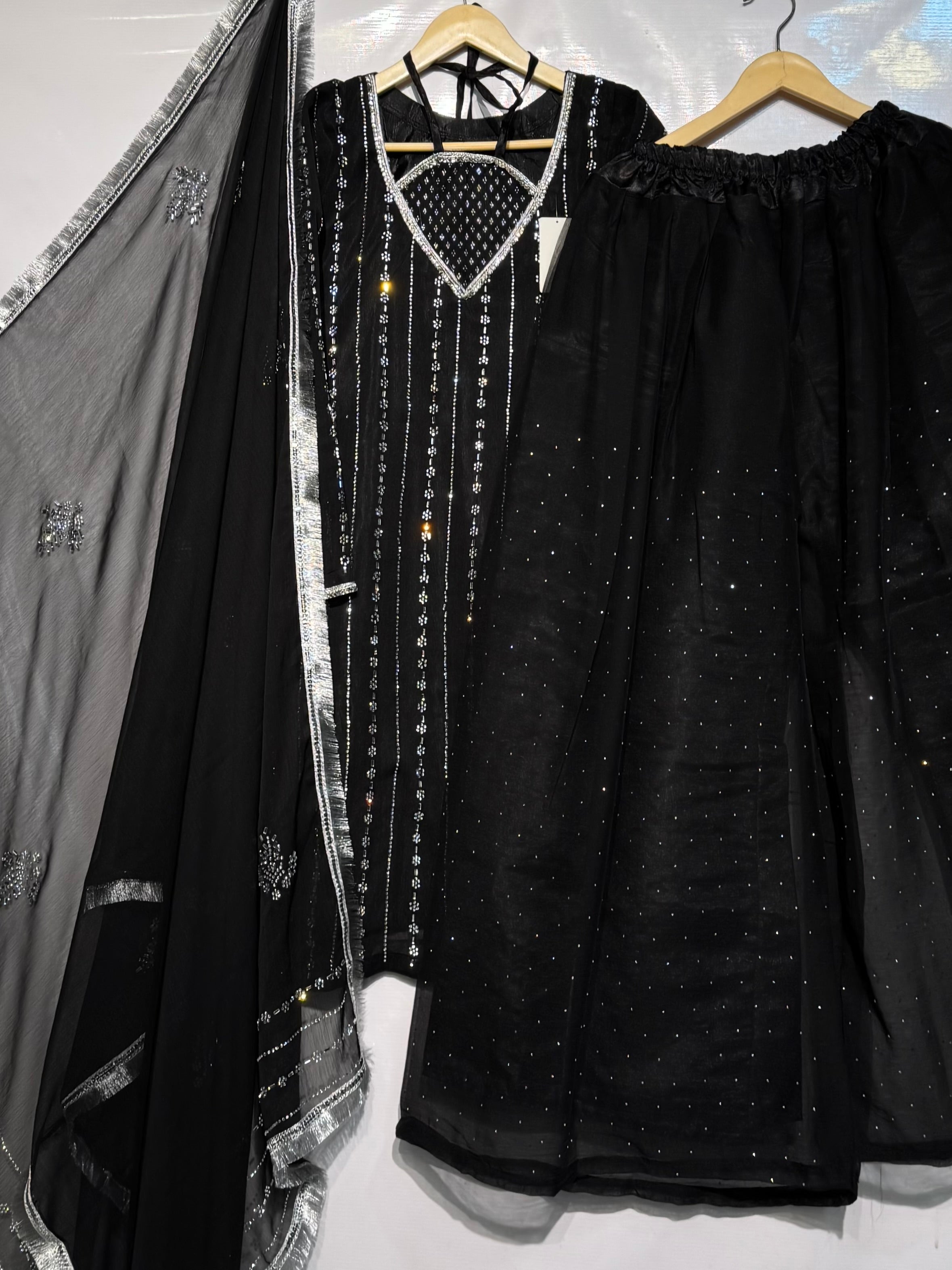 Stone mukesh worked🧵perfect wedding pret ✨