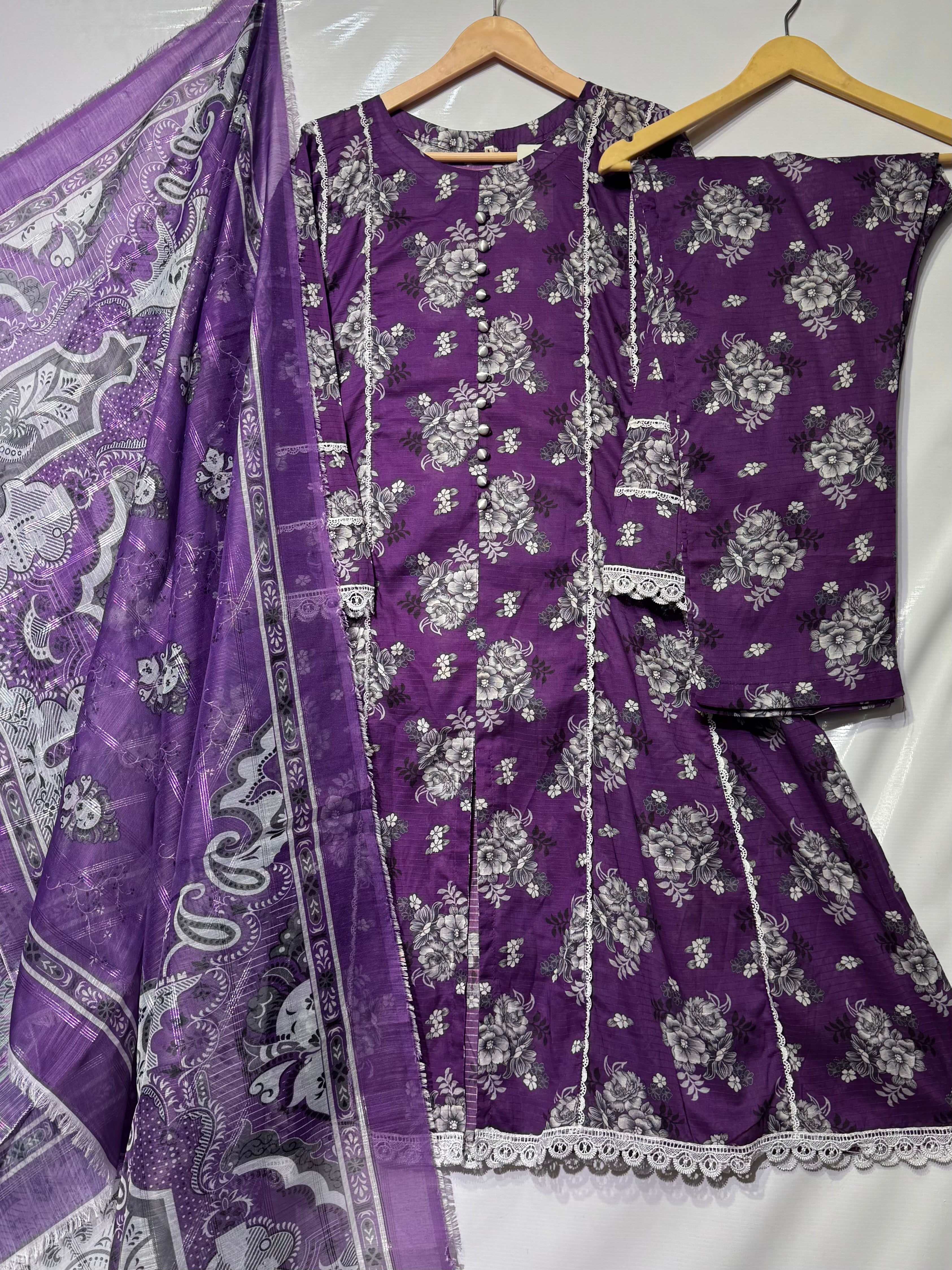 Bana Dora Lawn floral printed frock along with printed dupatta & Lawn trouser 👗