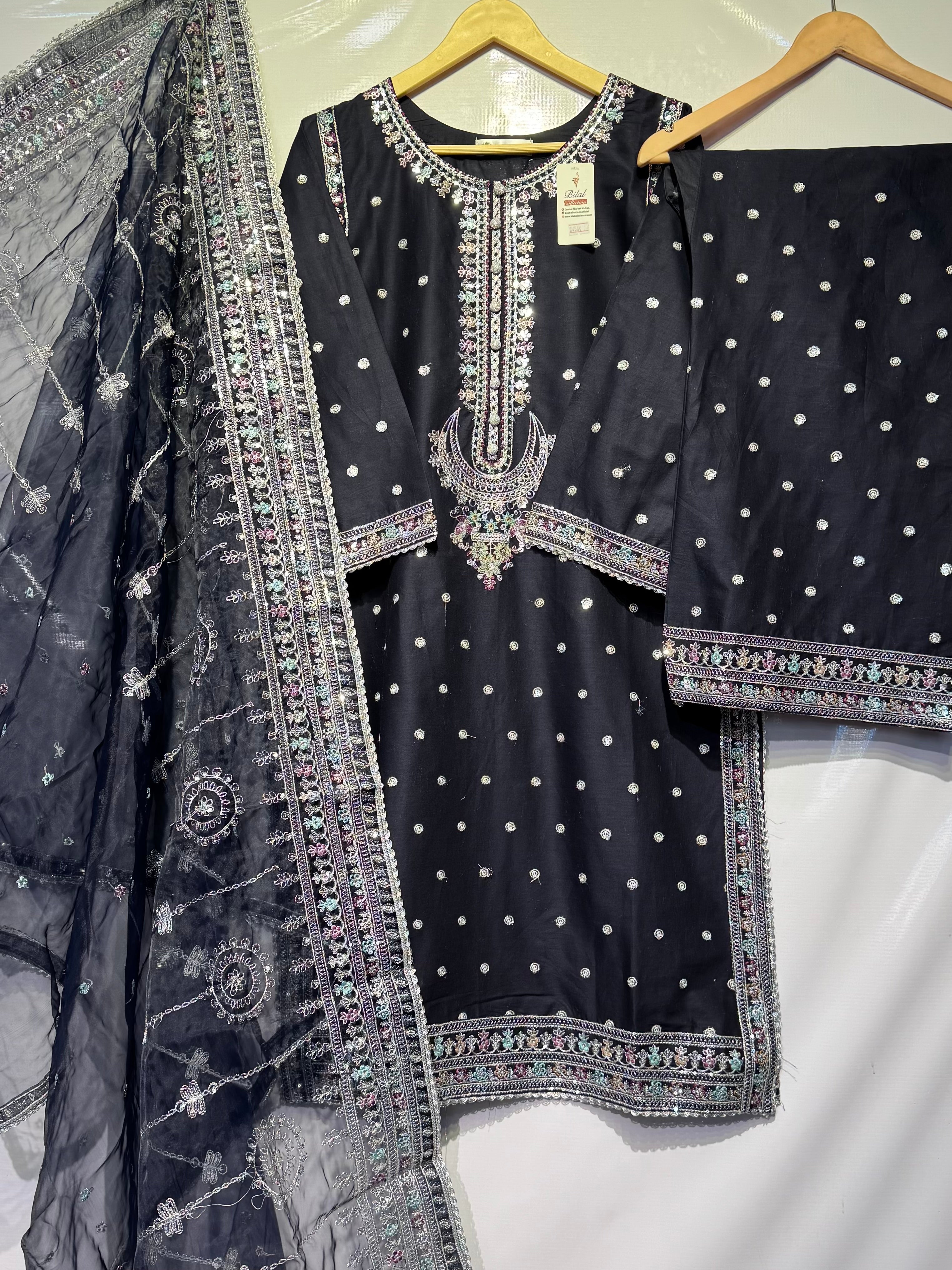 Fully silver sequential with thread embroidered🧵pure cotton Lawn 3 pcs dress 👗