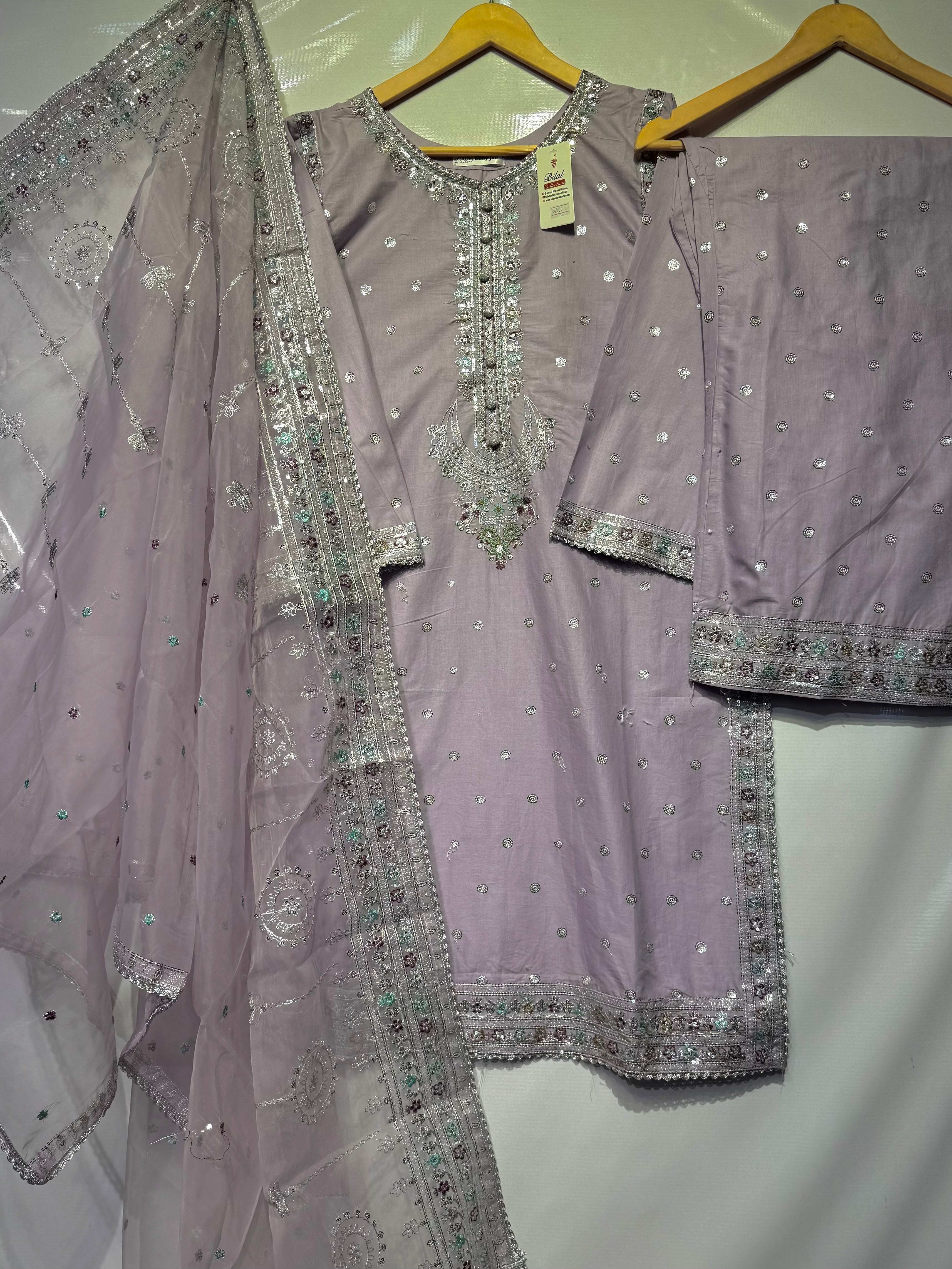 Fully silver sequential with thread embroidered🧵pure cotton Lawn 3 pcs dress 👗