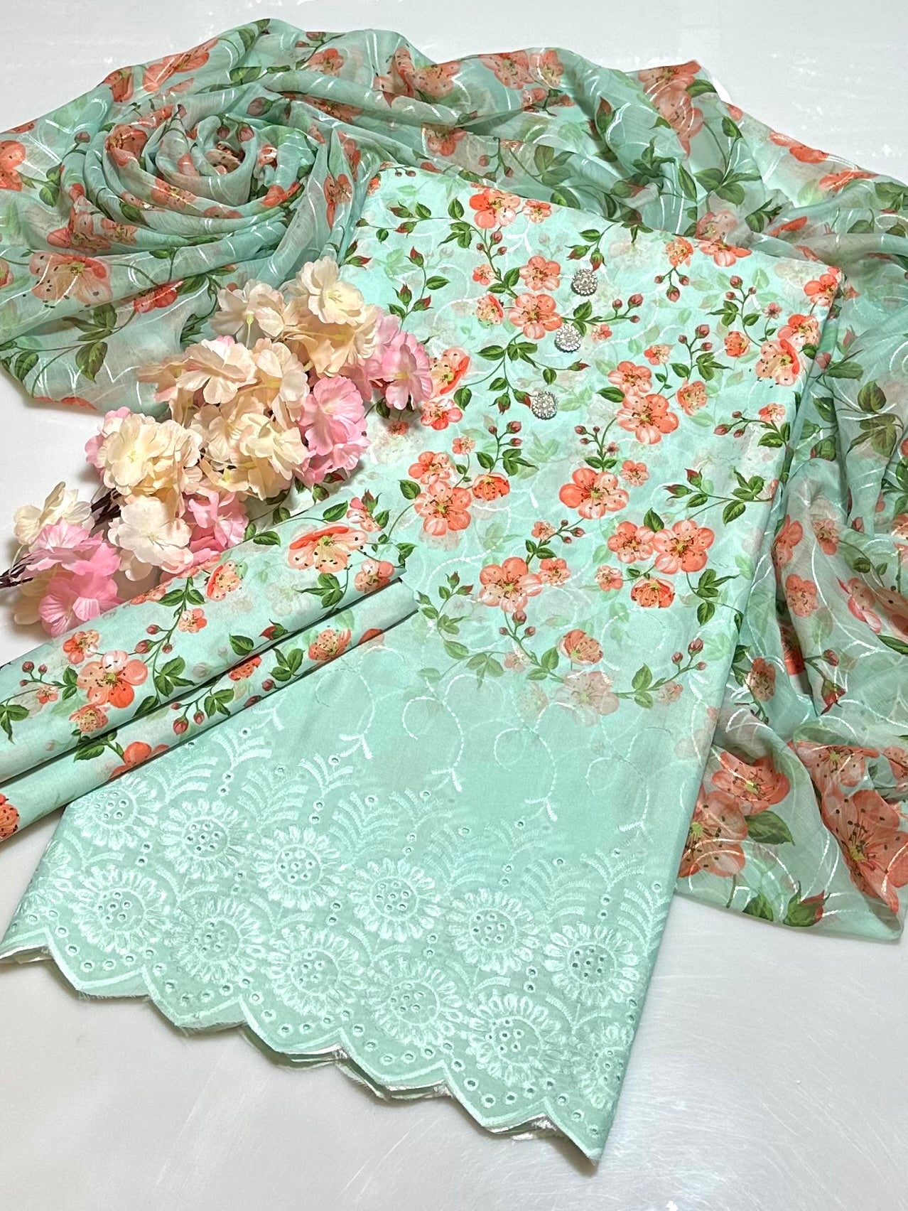 UNSTITCHED Schiffli chikankari shirt🪡, chiffon dupatta & printed trouser 3 pcs👗