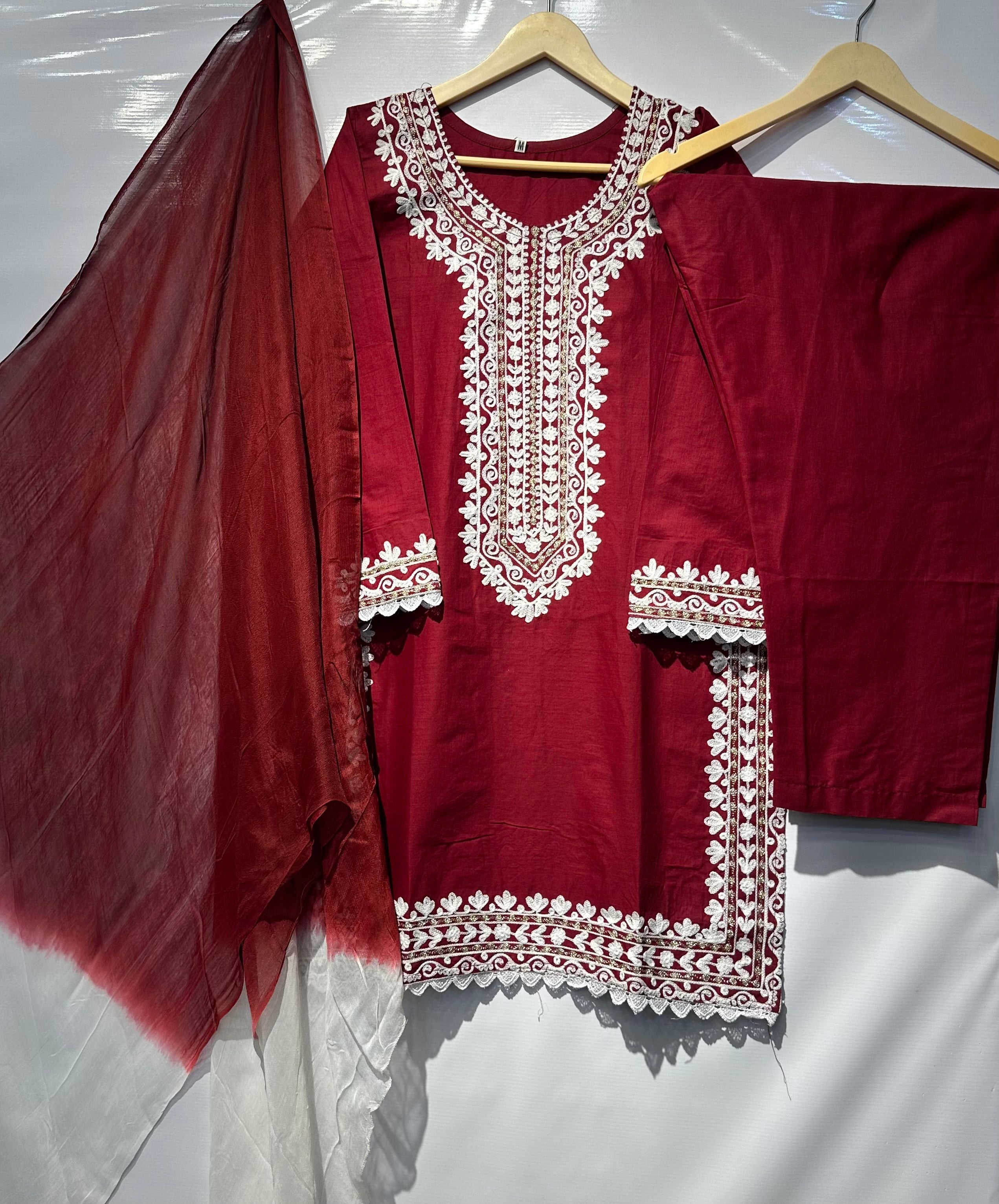 Soft cotton lawn thread embroidered 3 pcs 👗