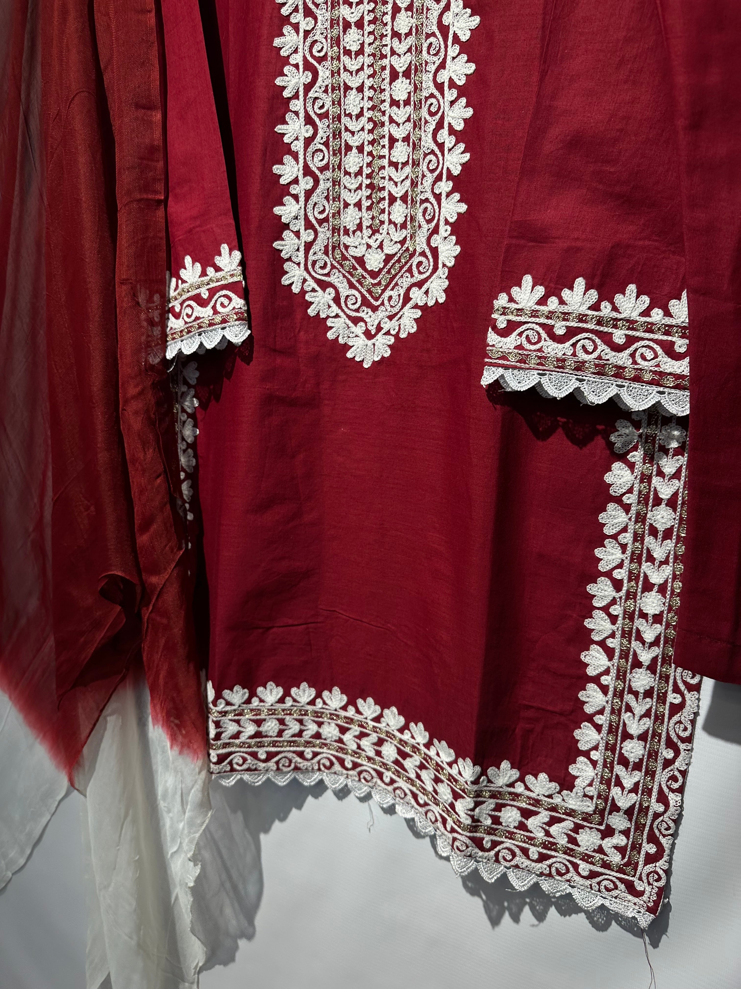 Soft cotton lawn thread embroidered 3 pcs 👗