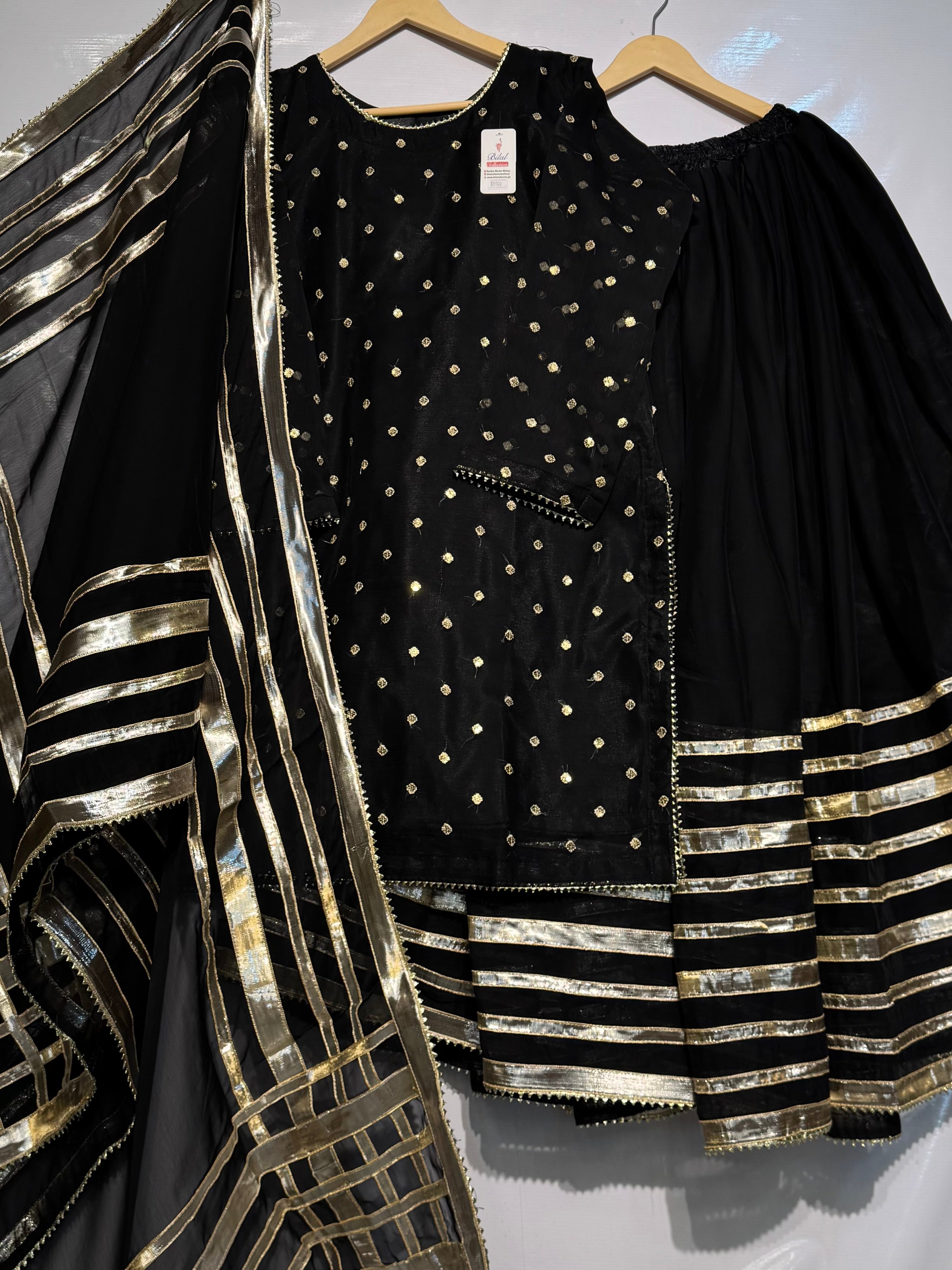 Adorable massive 250+ inches flaired gharara set ✨