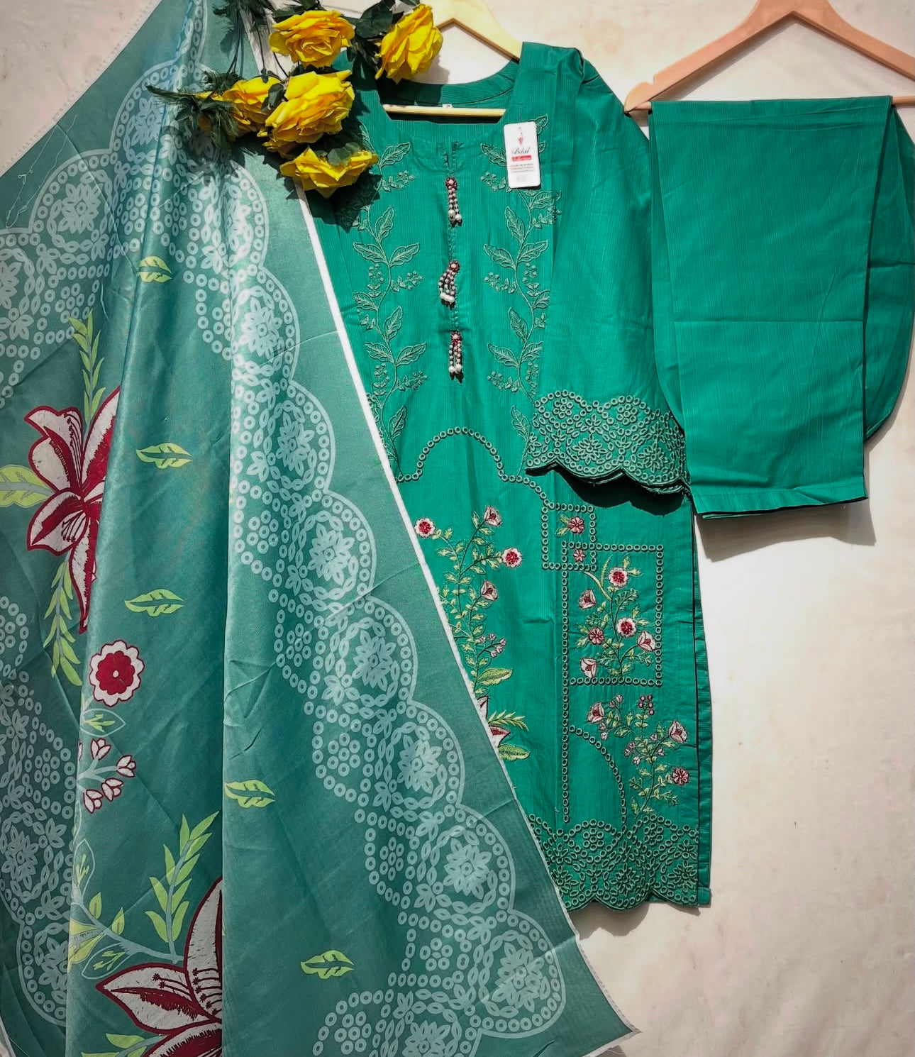 Embroidered🪡winter cotton 3 pcs dress👗 - bilalcollectionstore