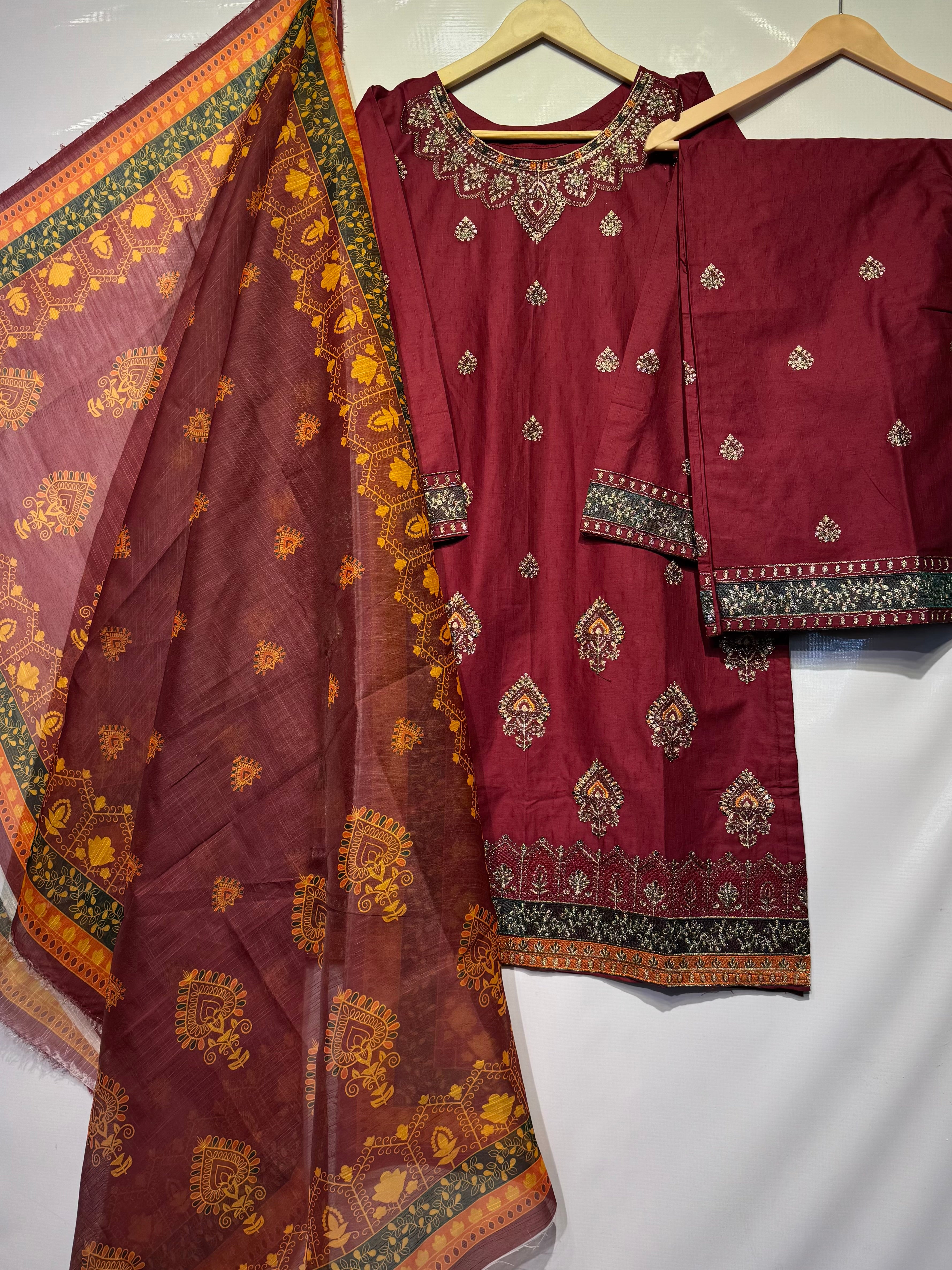 Minimal bareeze embroidered🧵cotton Lawn shirt & Plaso along with digital swiss monar dupatta 3 pcs 👗