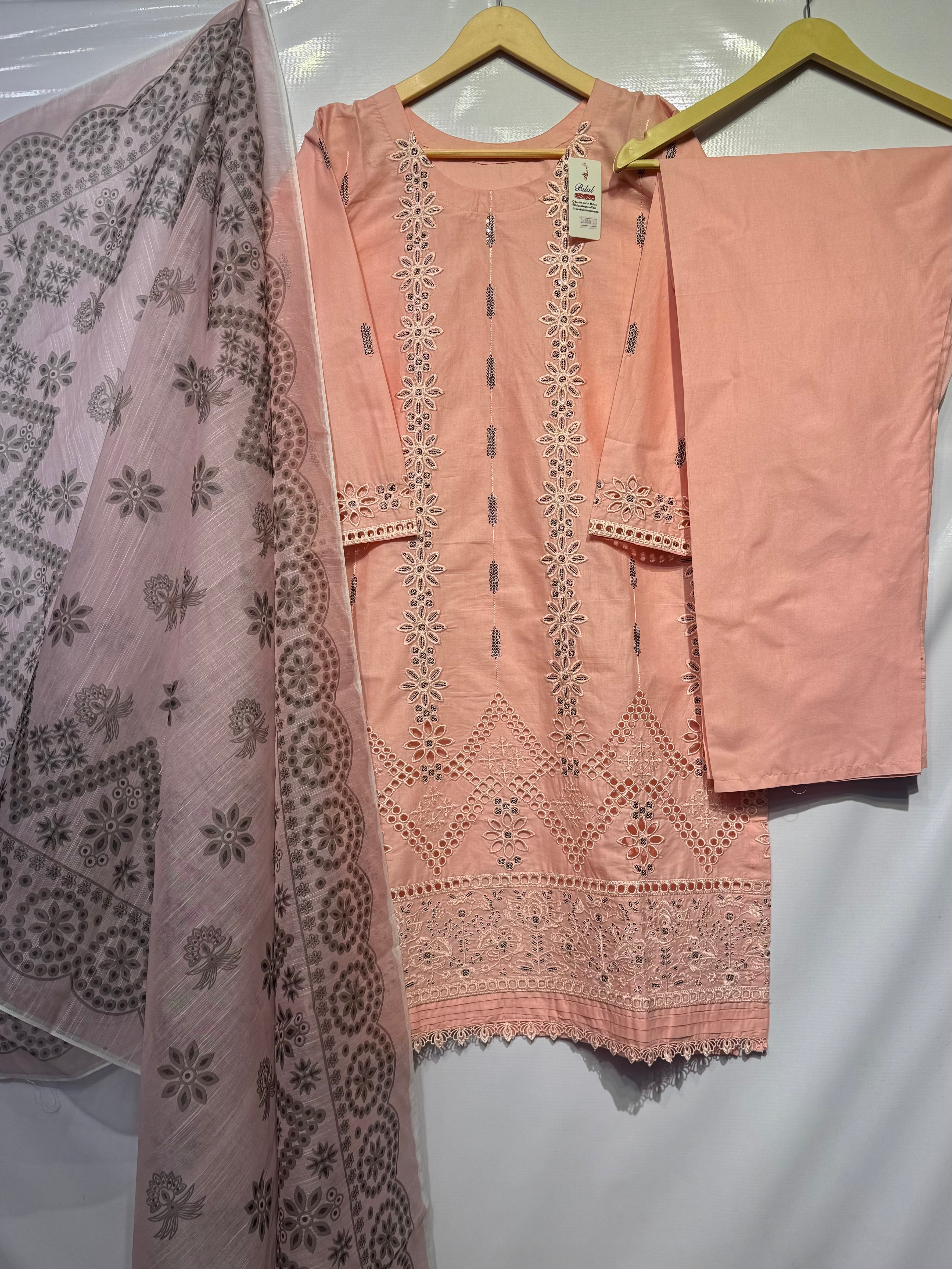 Sequential+dhaga+chickankari boring embroidered🧵pure cotton Lawn shirt, Moran printed dupatta & trouser👗
