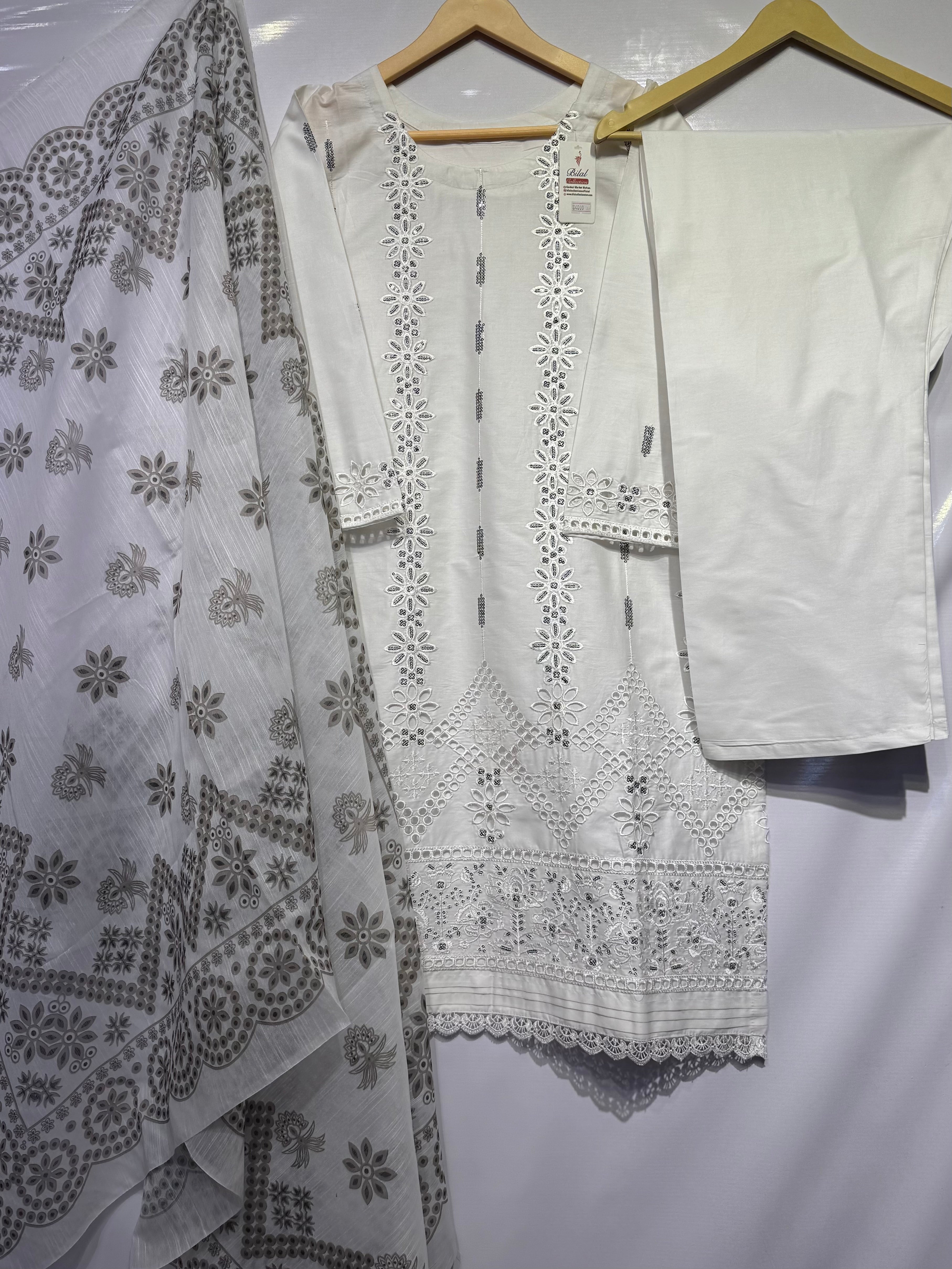 Sequential+dhaga+chickankari boring embroidered🧵pure cotton Lawn shirt, Moran printed dupatta & trouser👗