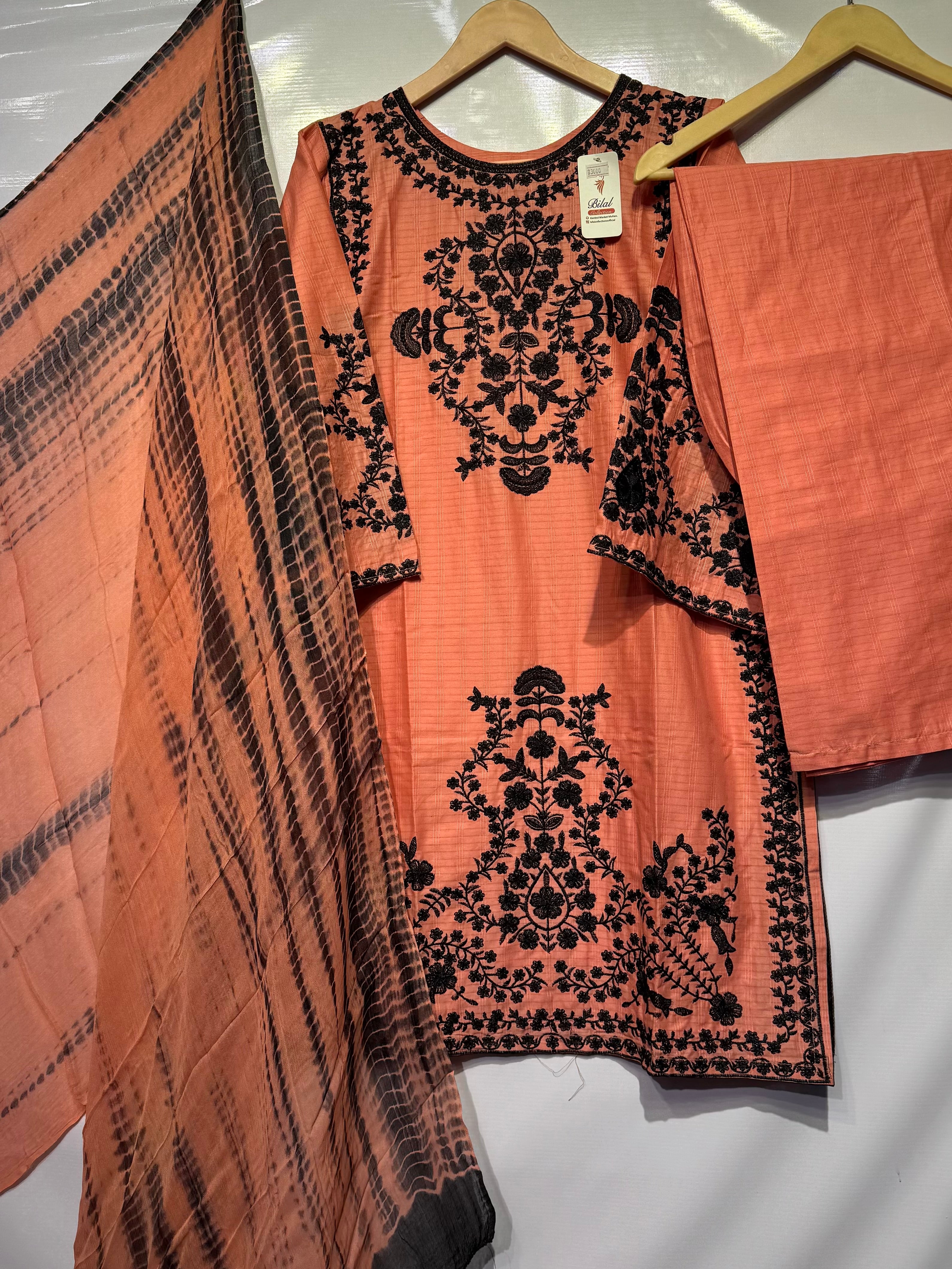 Paka Tanka full dhaga embroidered🧵shirt, tye n dye dupatta & Trouser 3 pcs 👗