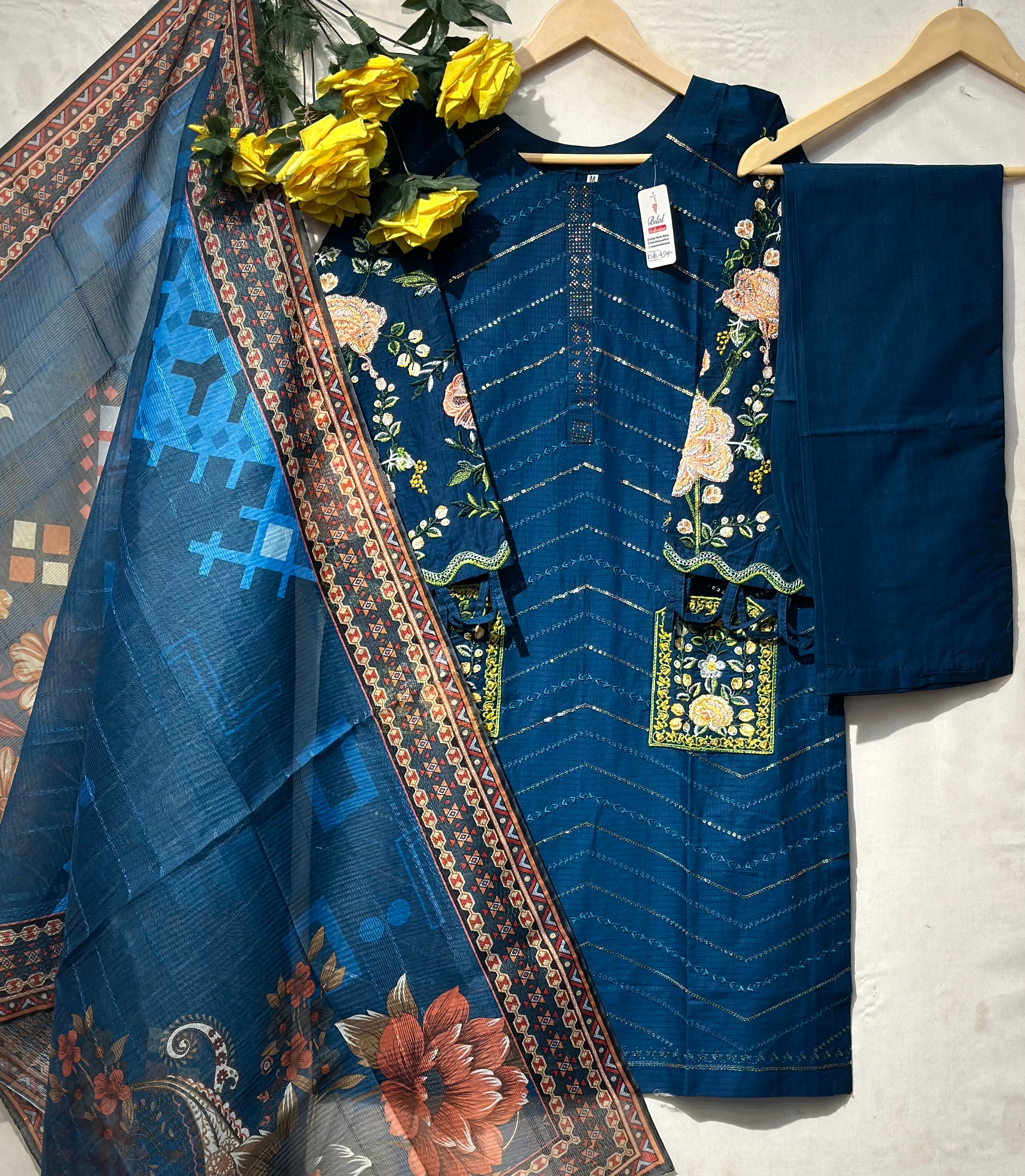Beautiful pocket style sequential embroidered 3 pcs 👗 - bilalcollectionstore