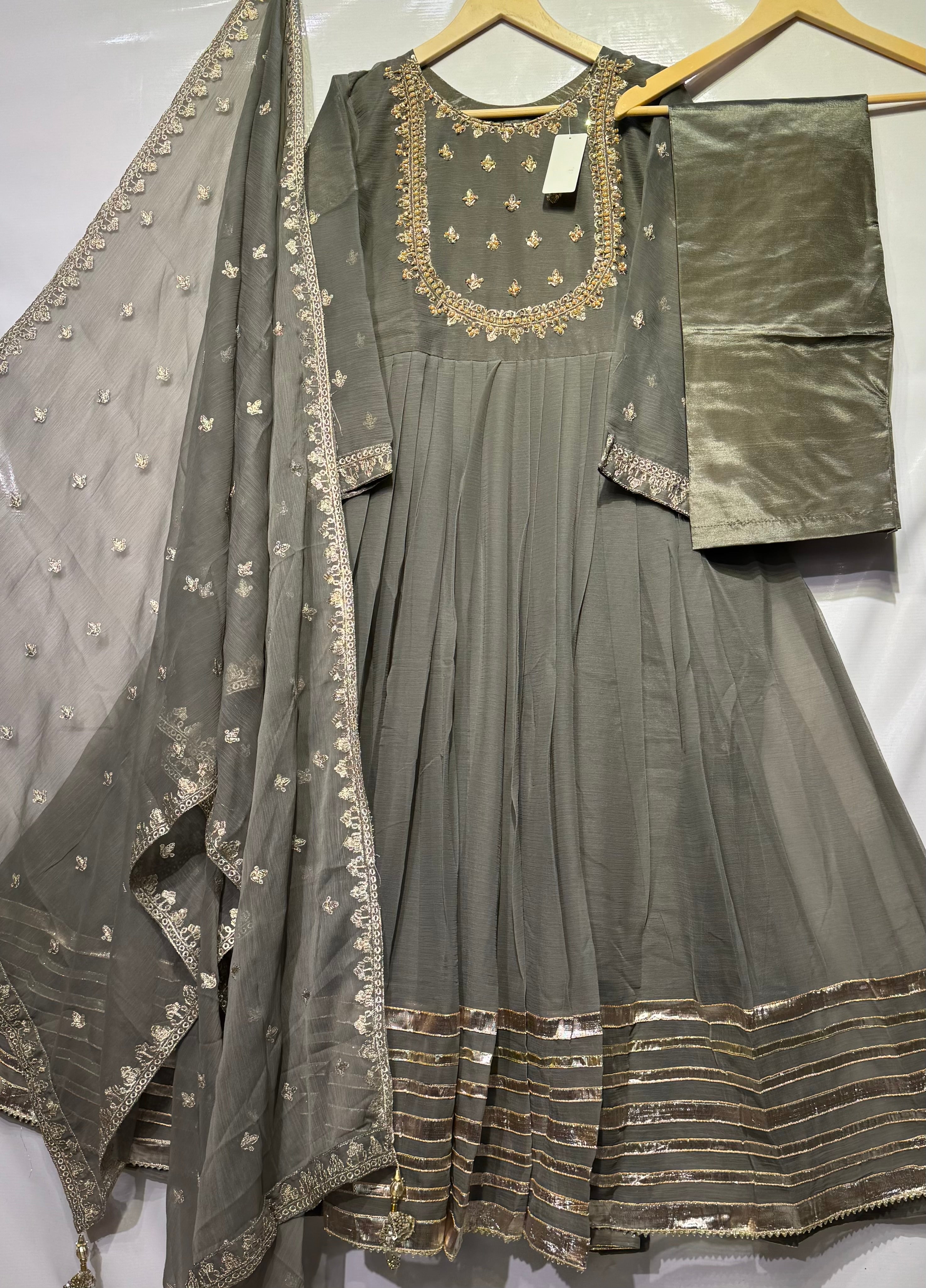 Massive 300+inches handmade embroidered 🧵chiffon maxi along with heavy dupatta & trouser🔥
