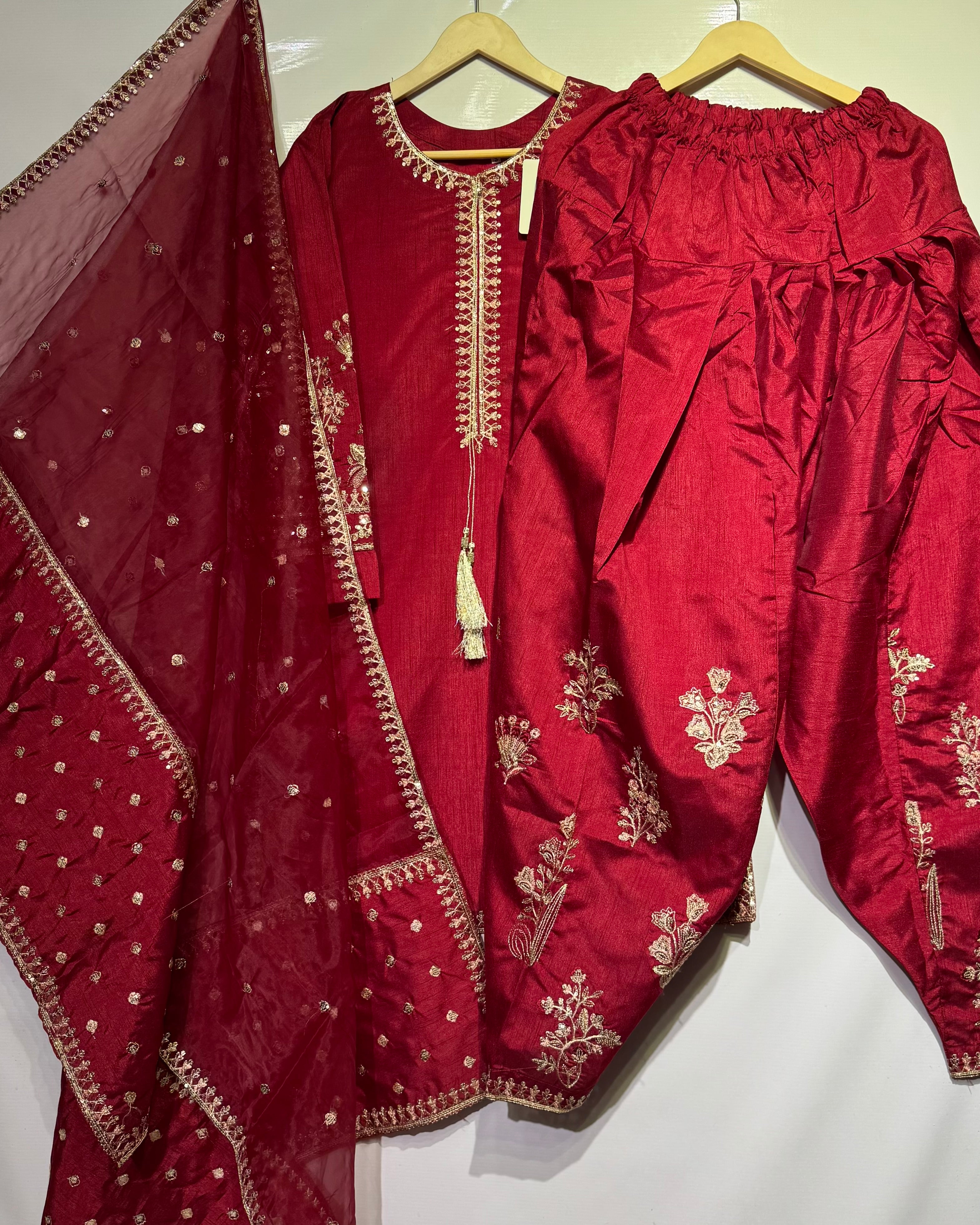 Double tone Raw silk bareeze embroidered🧵with farshi shalwar 3 pcs dress 👗