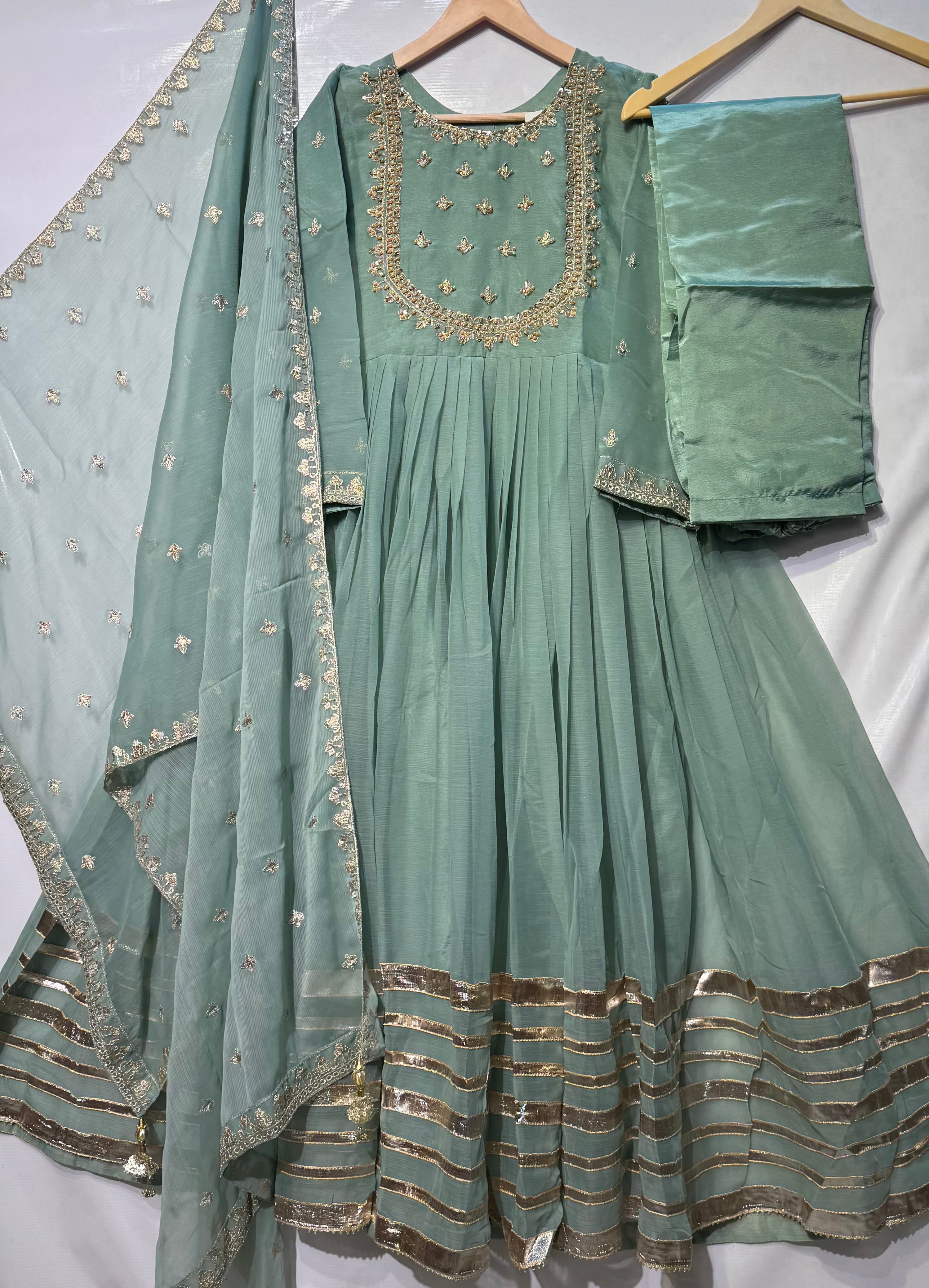 Massive 300+inches handmade embroidered 🧵chiffon maxi along with heavy dupatta & trouser🔥