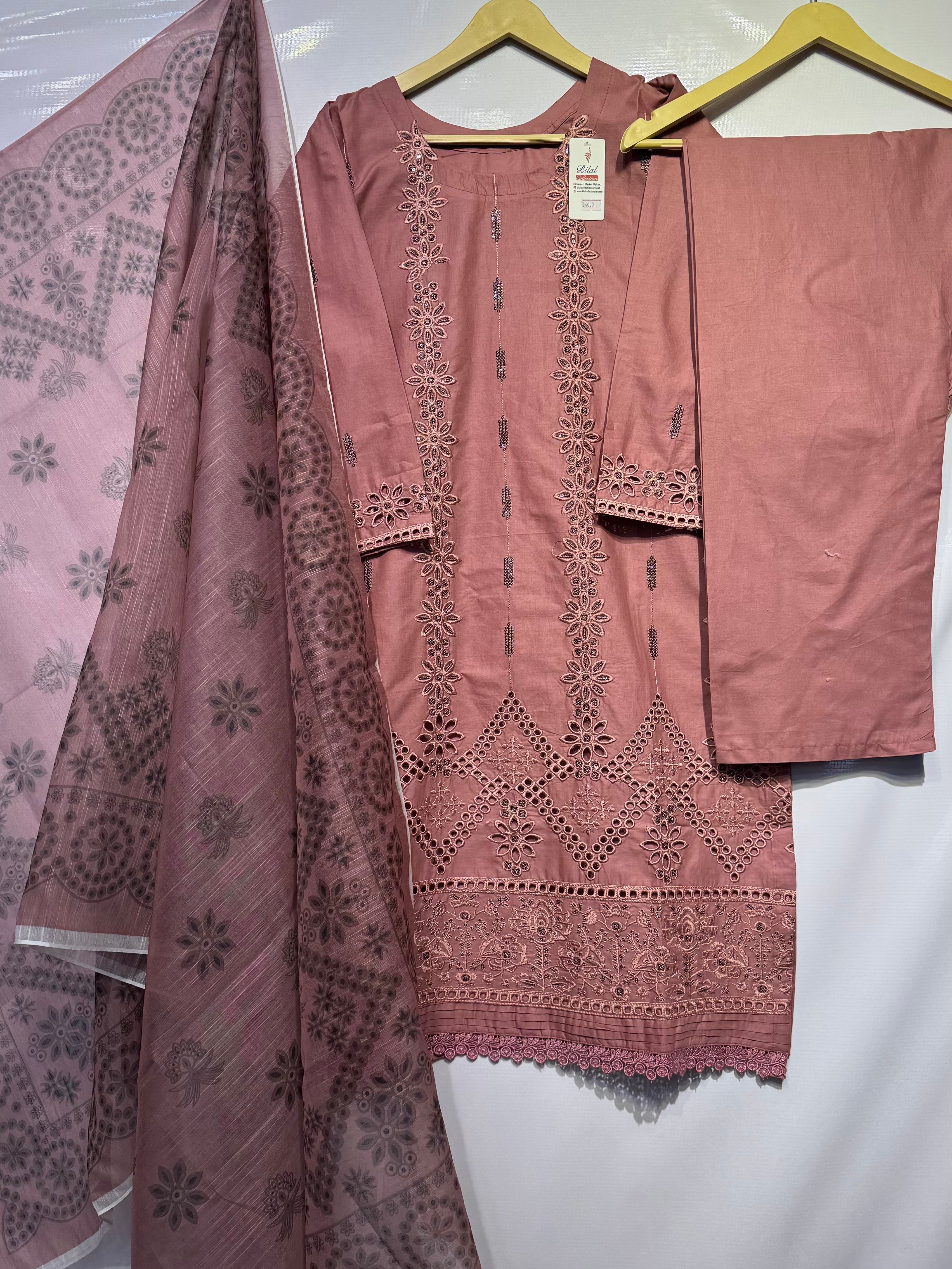 Sequential+dhaga+chickankari boring embroidered🧵pure cotton Lawn shirt, Moran printed dupatta & trouser👗