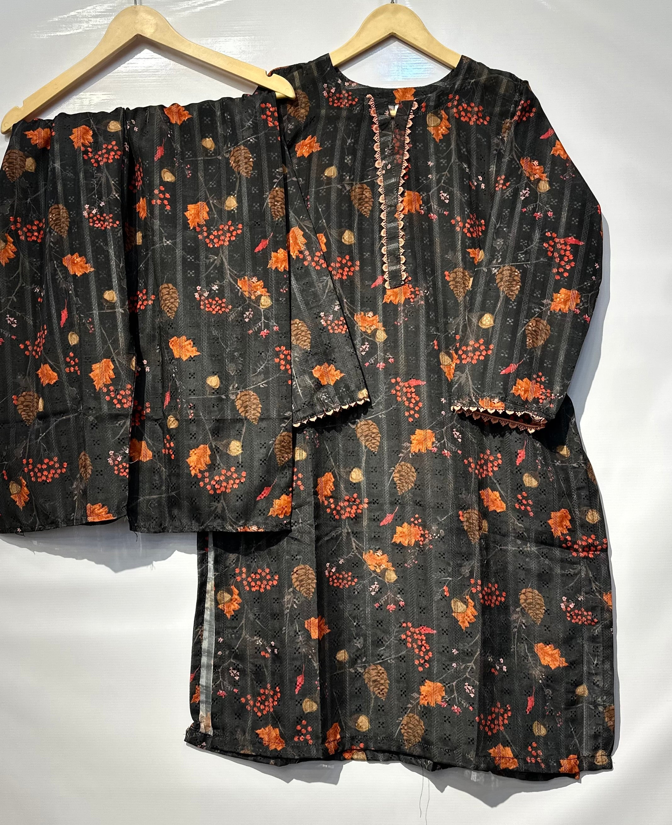 Soft floral printed Lawn 2 pcs dresses 👗