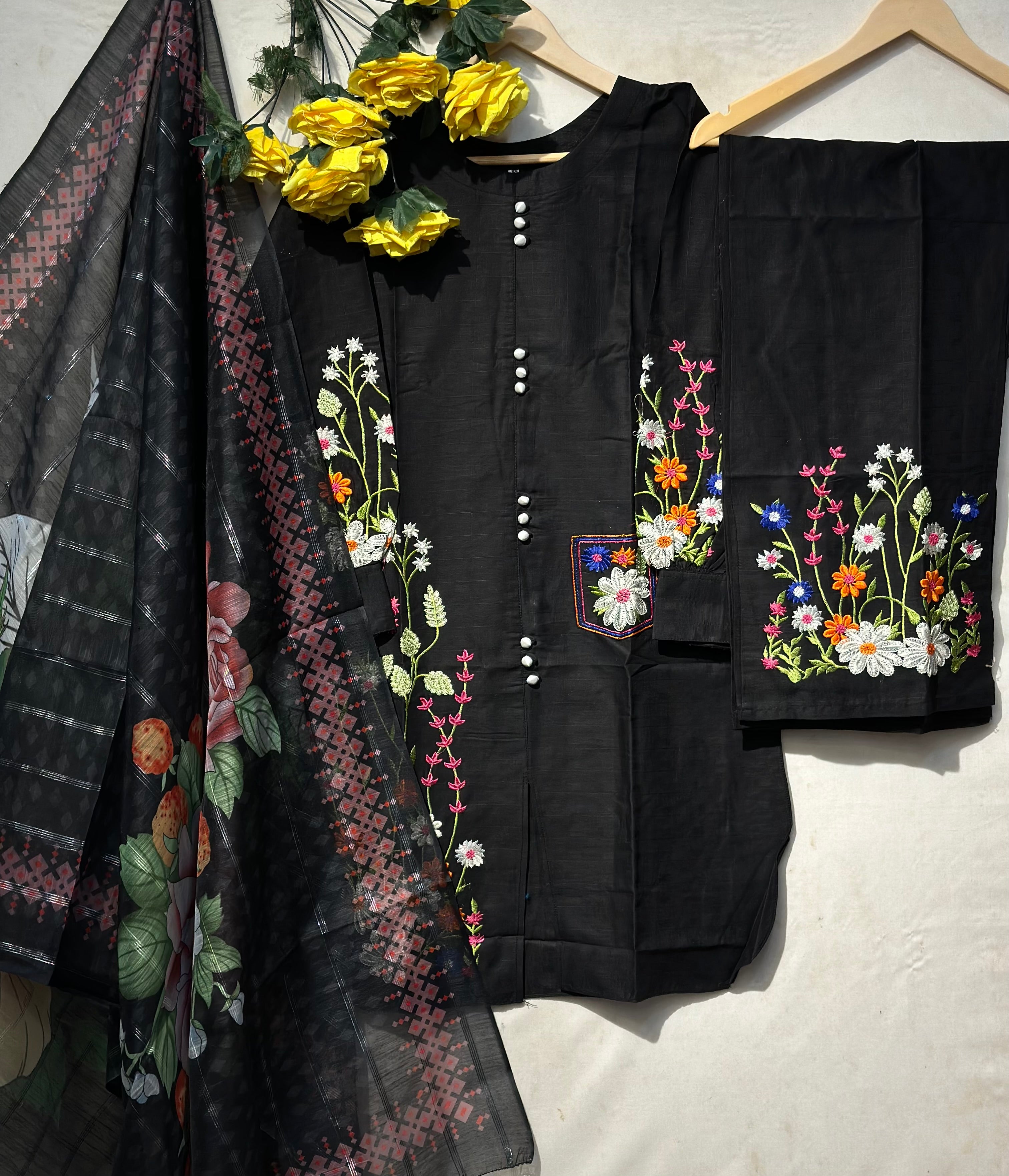 🔥Eid Arrival Multi-embroidered 3 pcs suit on Lawn🔥 - bilalcollectionstore