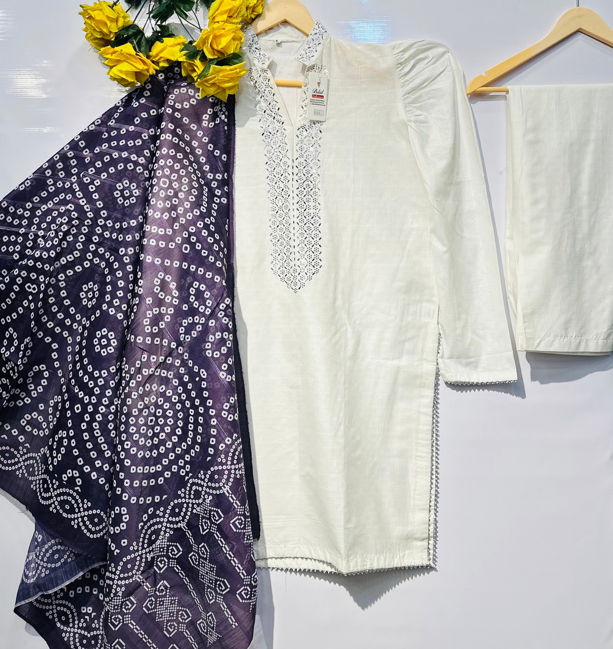 Beautiful puffy styled sleeves shirt with print dupatta 3 pcs👗 - bilalcollectionstore