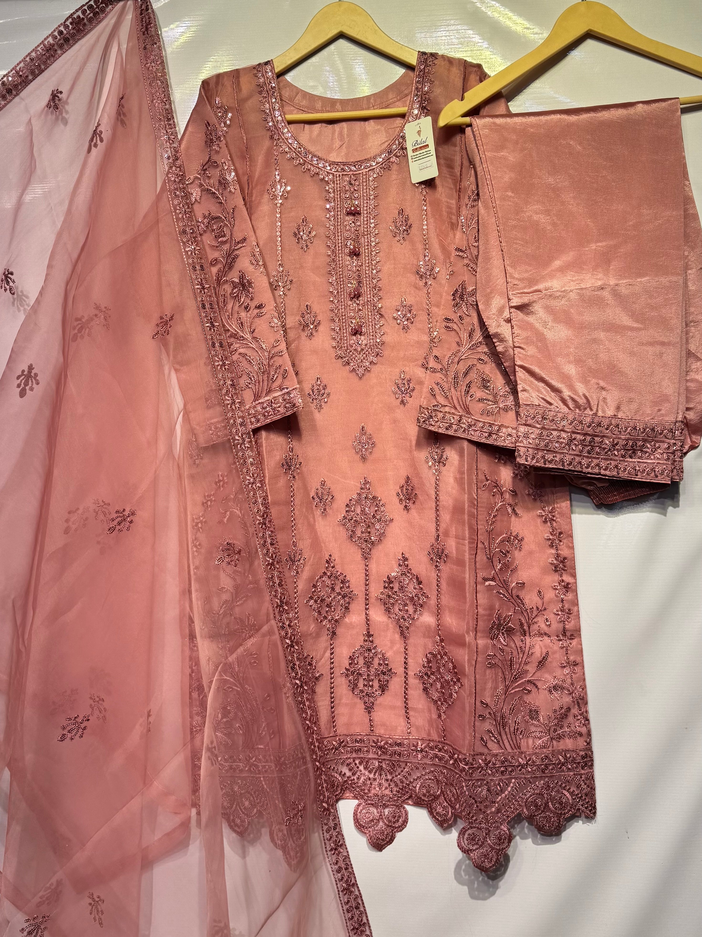 Fully Sequential+thread embroidered🧵with cut work daman 3 pcs 👗