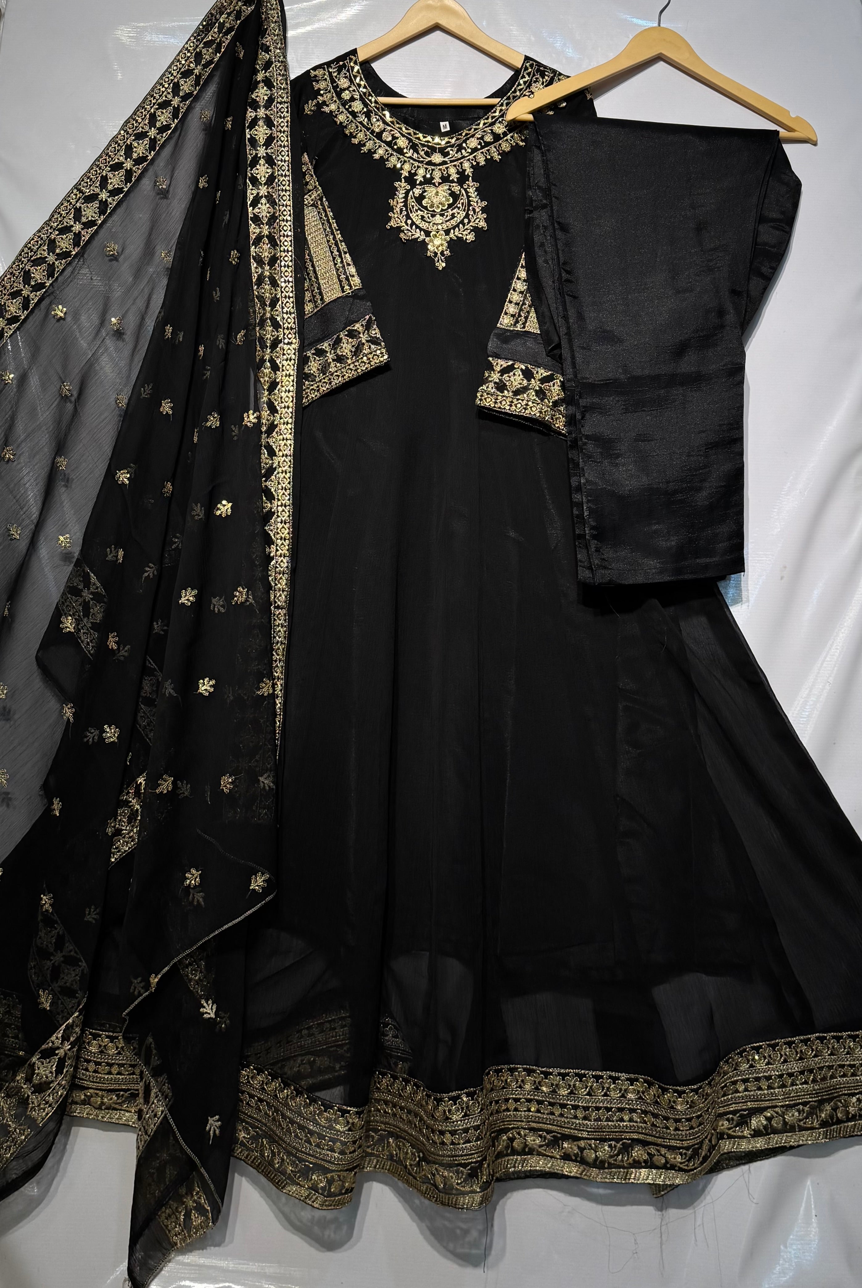 Sequence tilla embroidered🧵pleated style 3 pcs maxi🔥