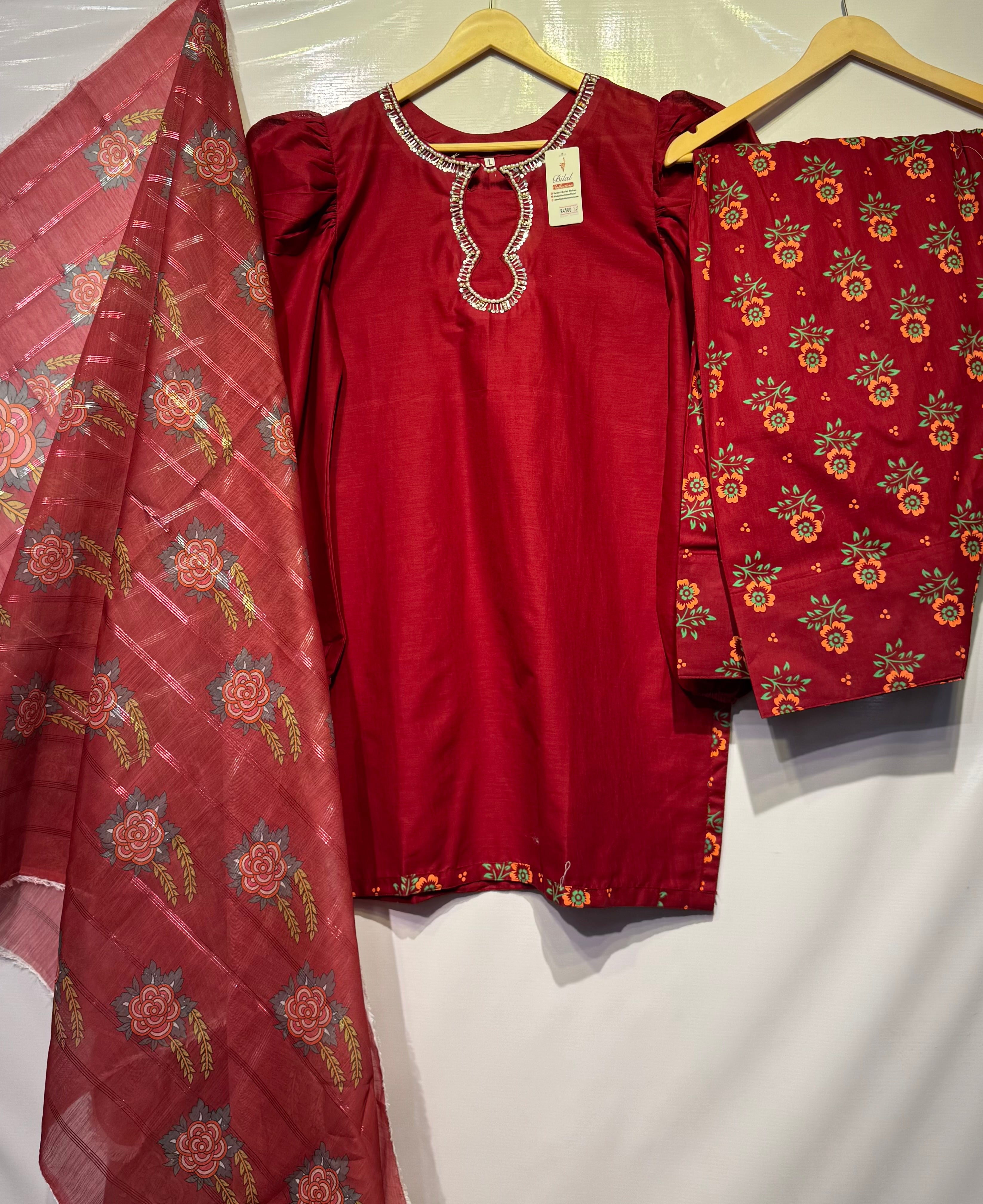 Puff style shirt with hand embellished🧵neckline, digital printed monar dupatta & Printed Farshi Shalwar 3 pcs dress 👗