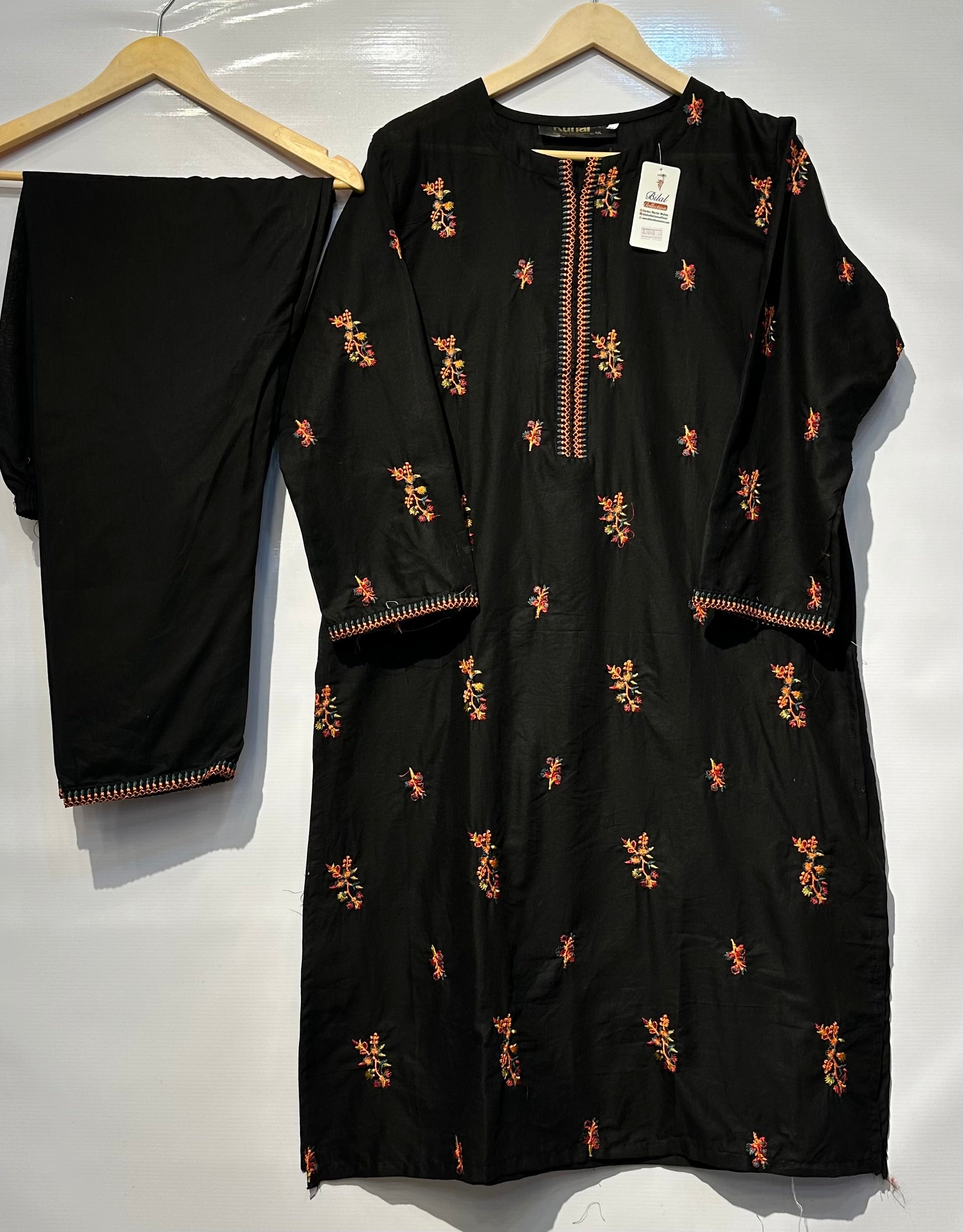 Floral embroidered cotton-Lawn 2 pcs 👗