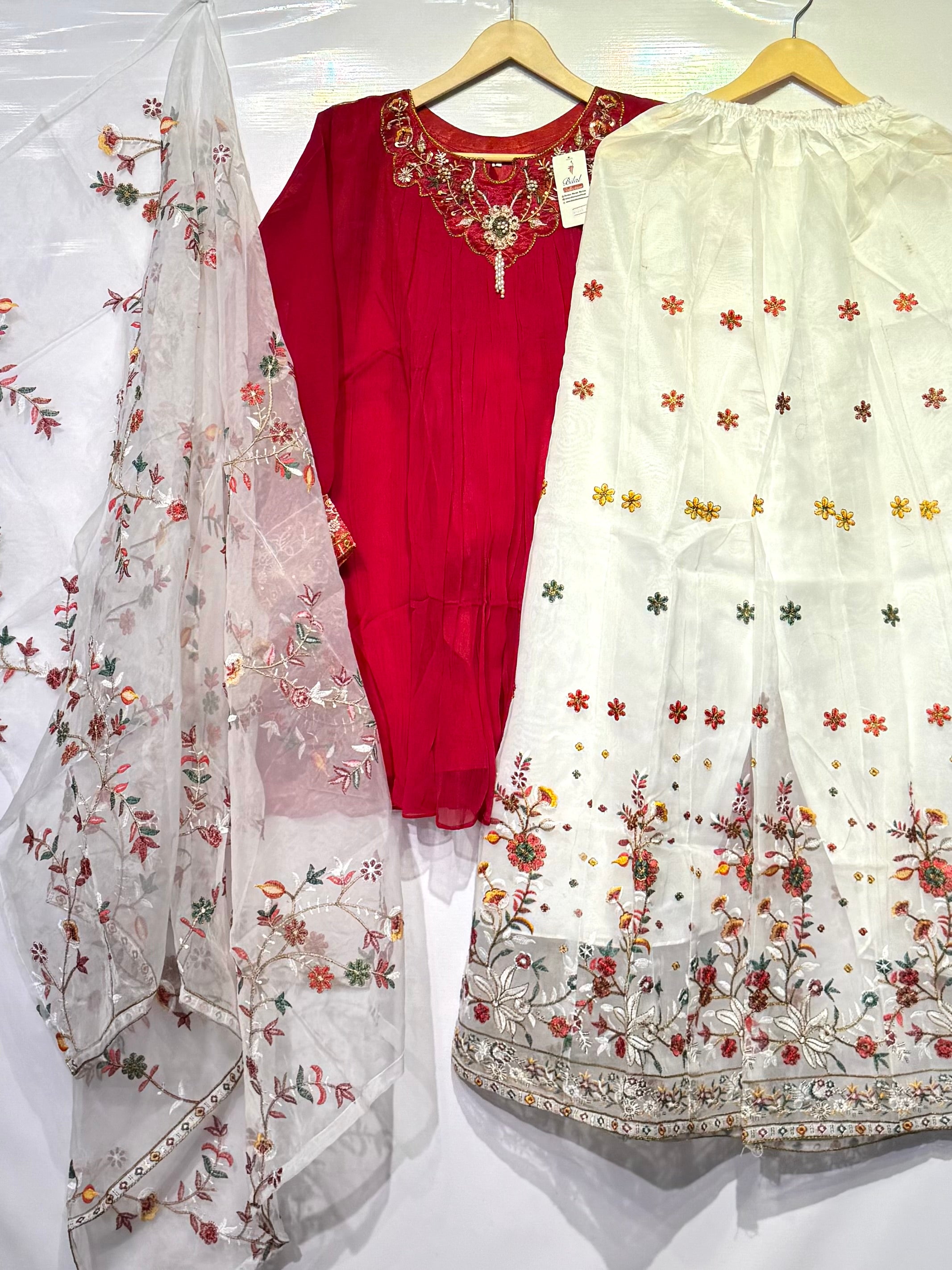 Crinkle chiffon hand embellished🧵short frock with gharara & dupatta 3 pcs 👗