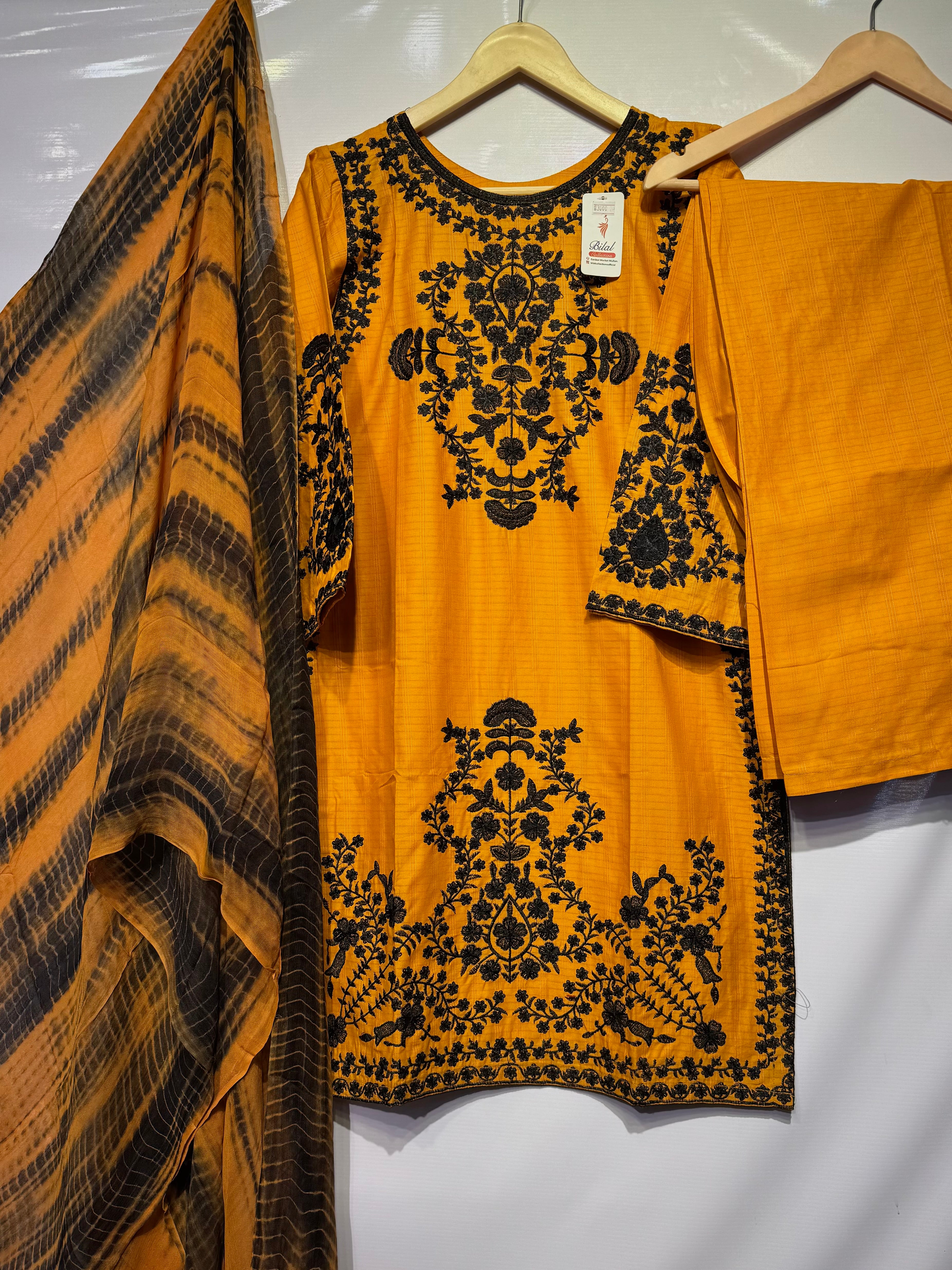 Paka Tanka full dhaga embroidered🧵shirt, tye n dye dupatta & Trouser 3 pcs 👗