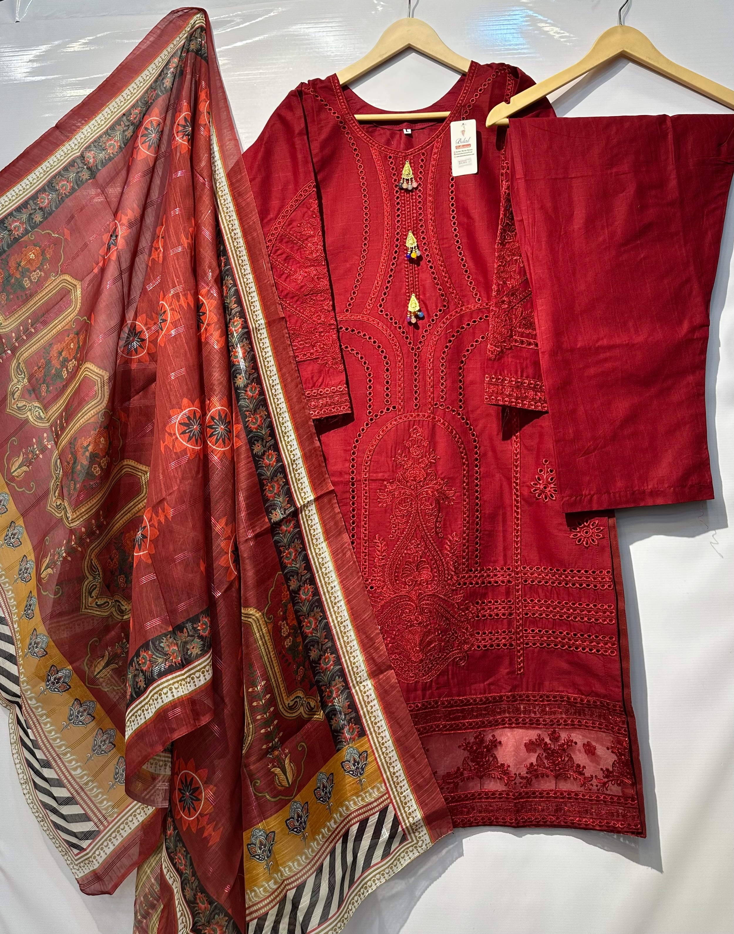 Schiffli Chikankari boring embroidered🧵cotton Lawn shirt with printed dupatta & trouser 👗