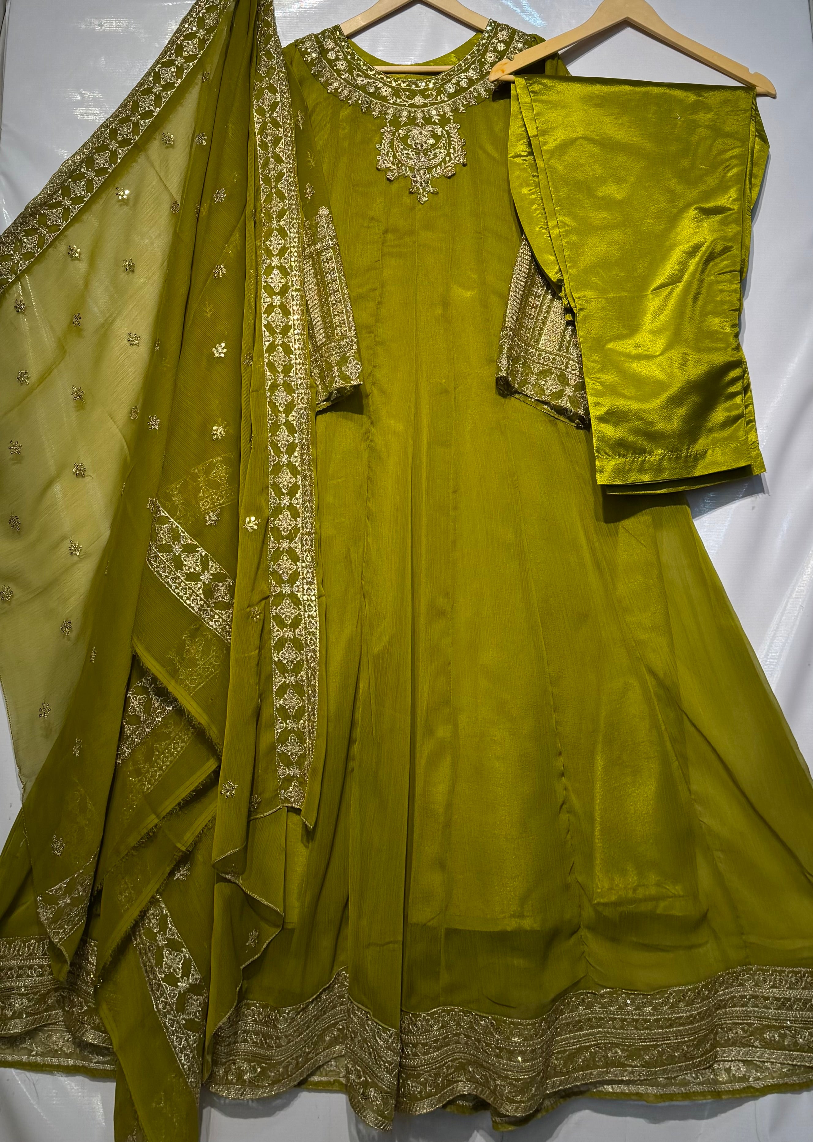 Sequence tilla embroidered🧵pleated style 3 pcs maxi🔥