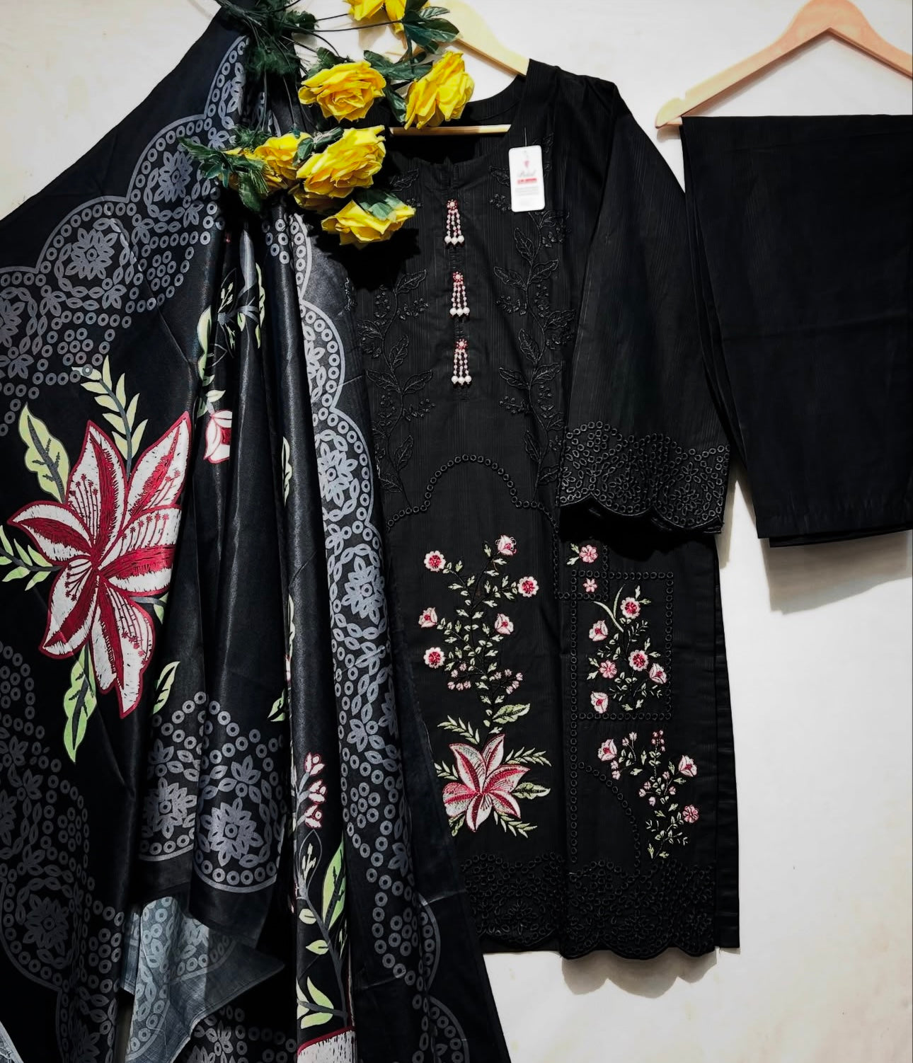 Embroidered🪡winter cotton 3 pcs dress👗 - bilalcollectionstore
