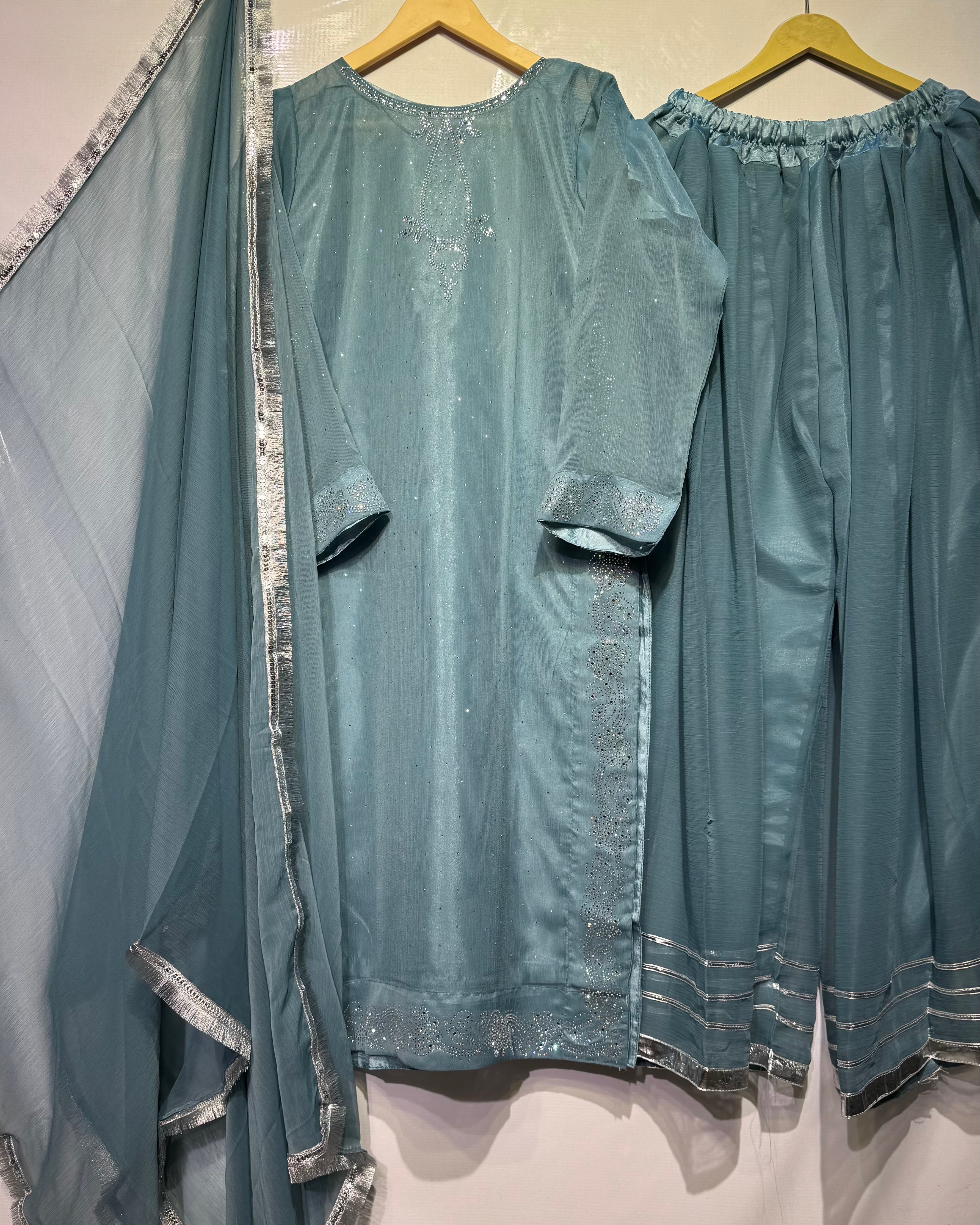 Stone mukesh work🧵long chiffon shirt & dupatta with massive flaired peplum gharara ✨