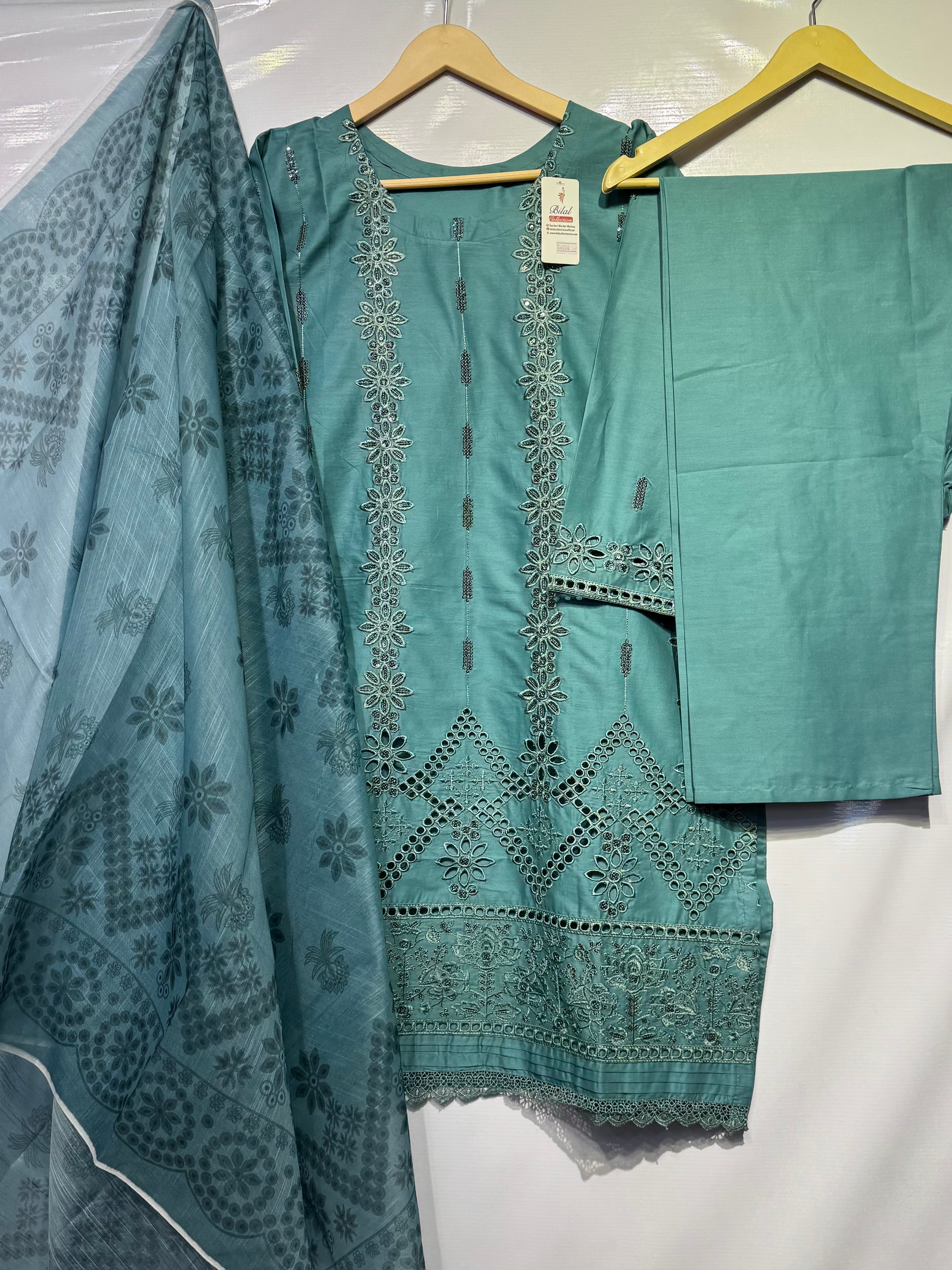 Sequential+dhaga+chickankari boring embroidered🧵pure cotton Lawn shirt, Moran printed dupatta & trouser👗