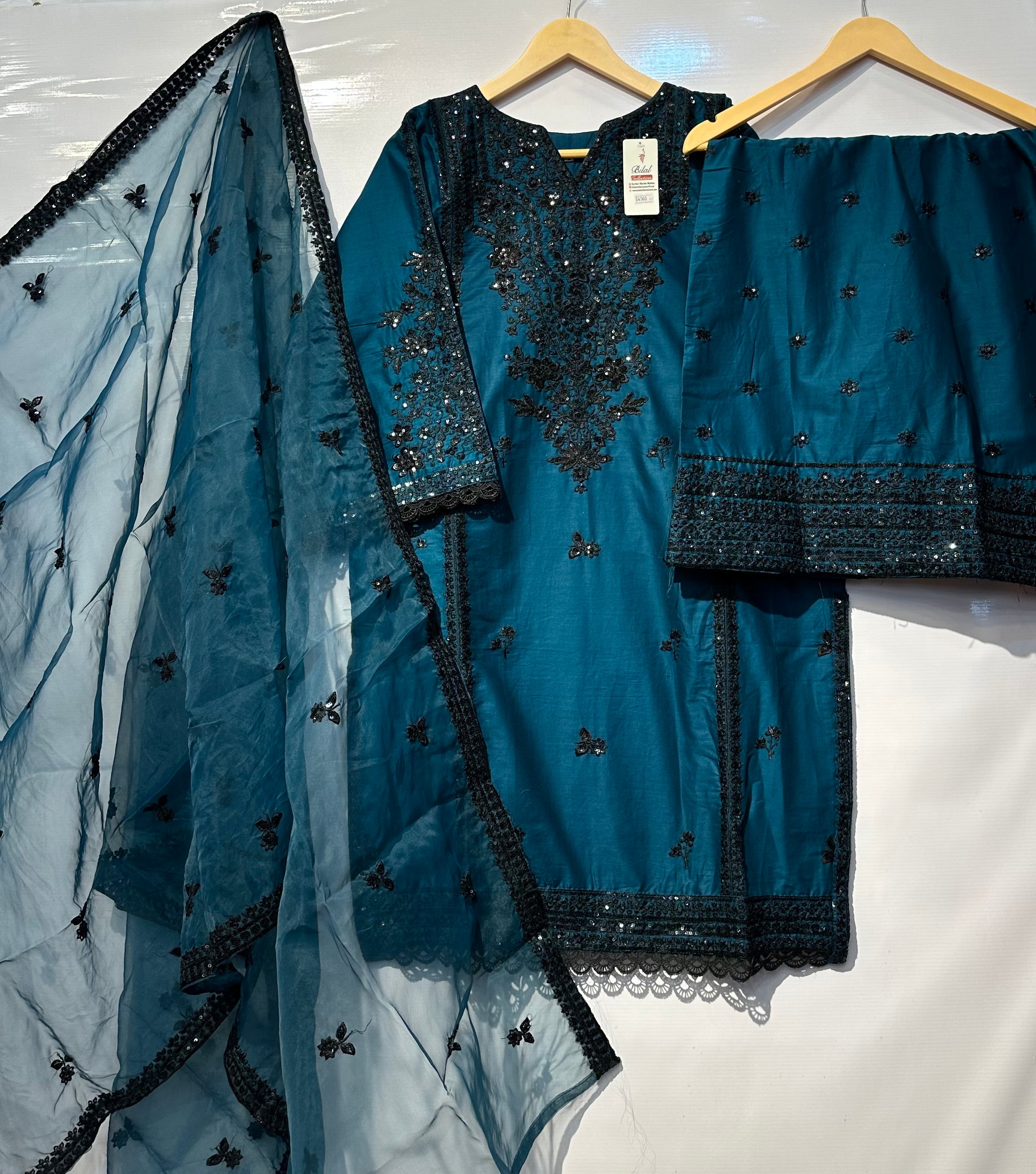 Black sequential embroidered cotton lawn shirt🧵with embroidered plaso & dupatta👗