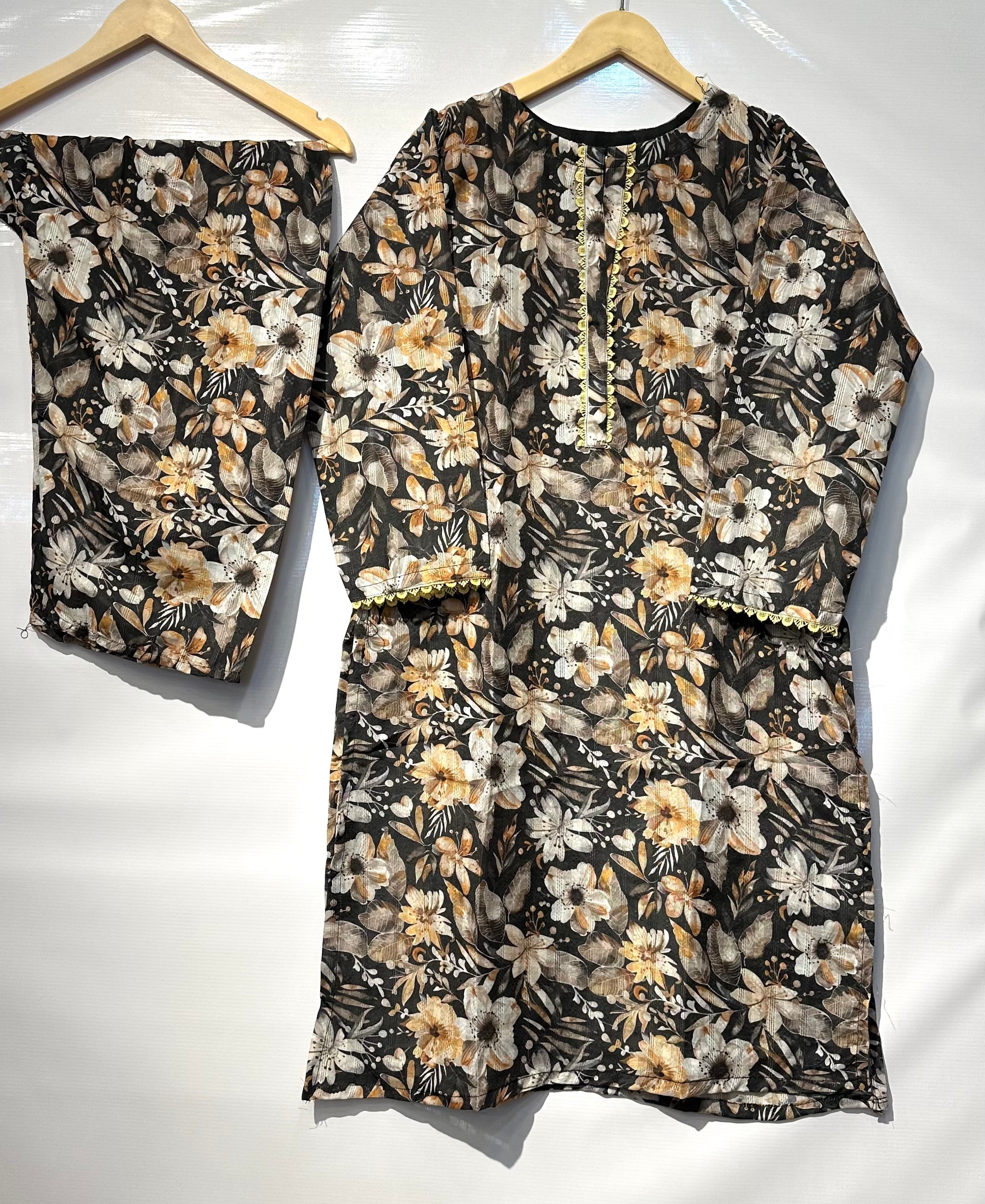 Soft floral printed Lawn 2 pcs dresses 👗