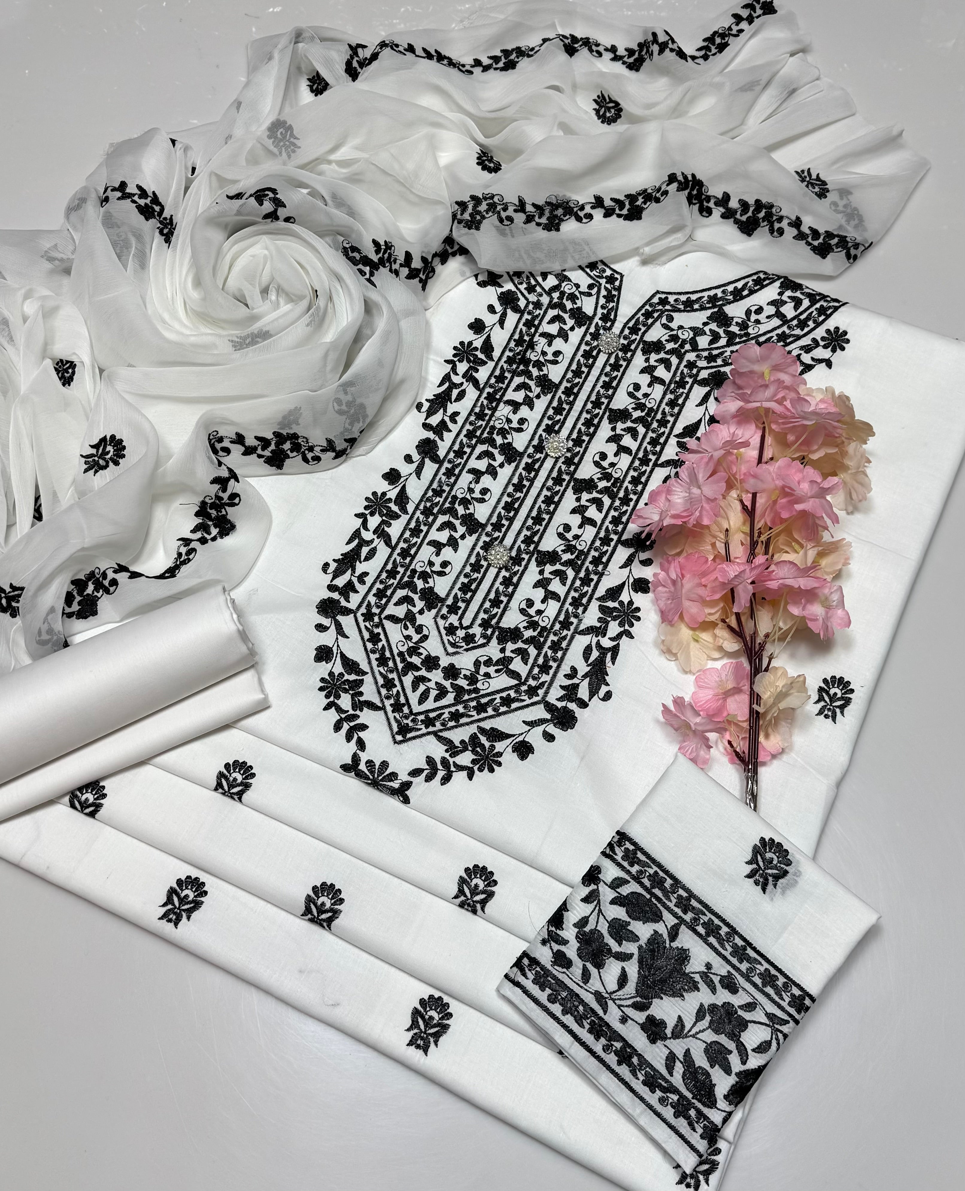 UNSTITCHED handmade style pure cotton Lawn thread embroidered🧵shirt with embroidered sleeves, fully embroidered soft chiffon dupatta & cotton Lawn trouser 3 pcs dress 👗