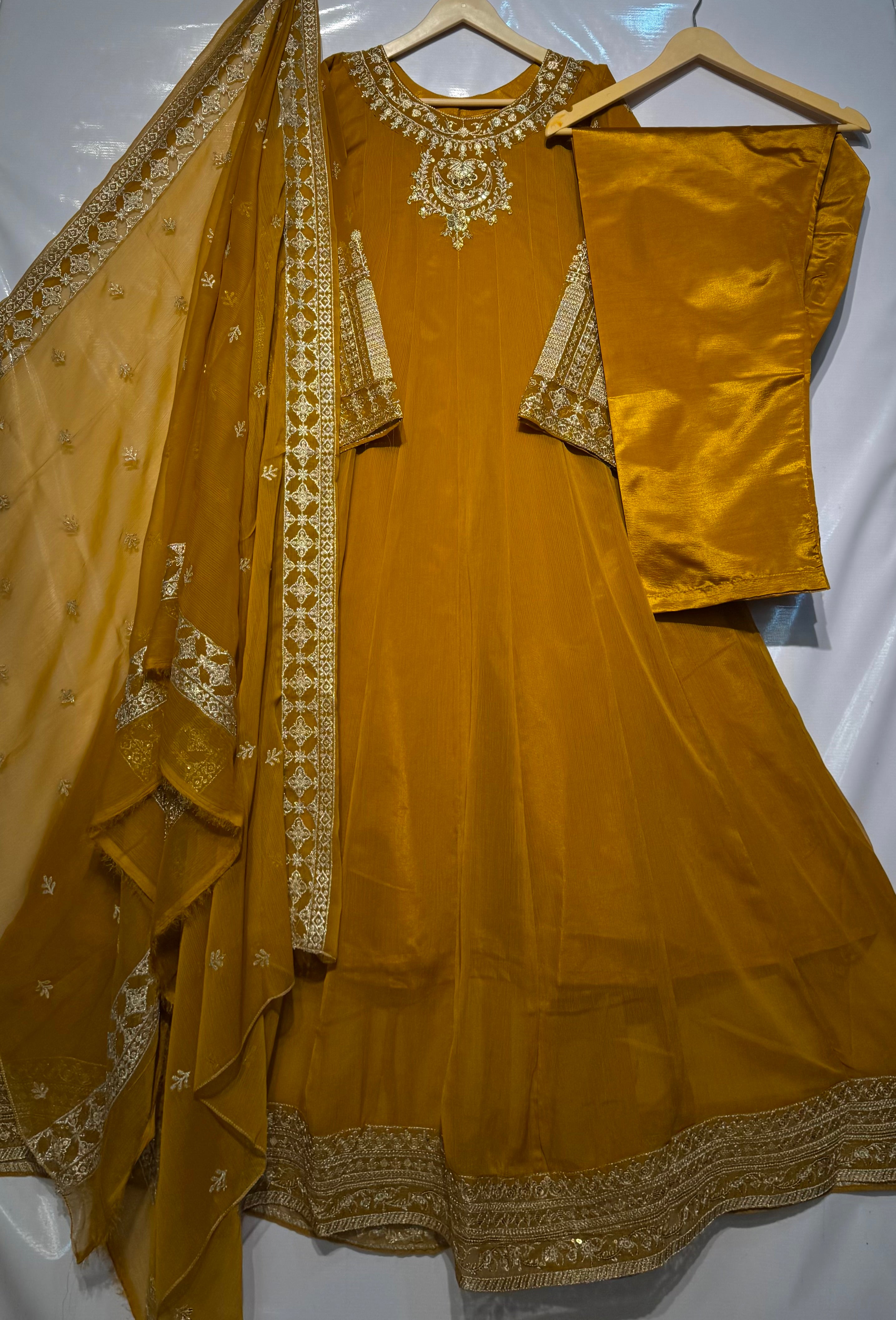 Sequence tilla embroidered🧵pleated style 3 pcs maxi🔥