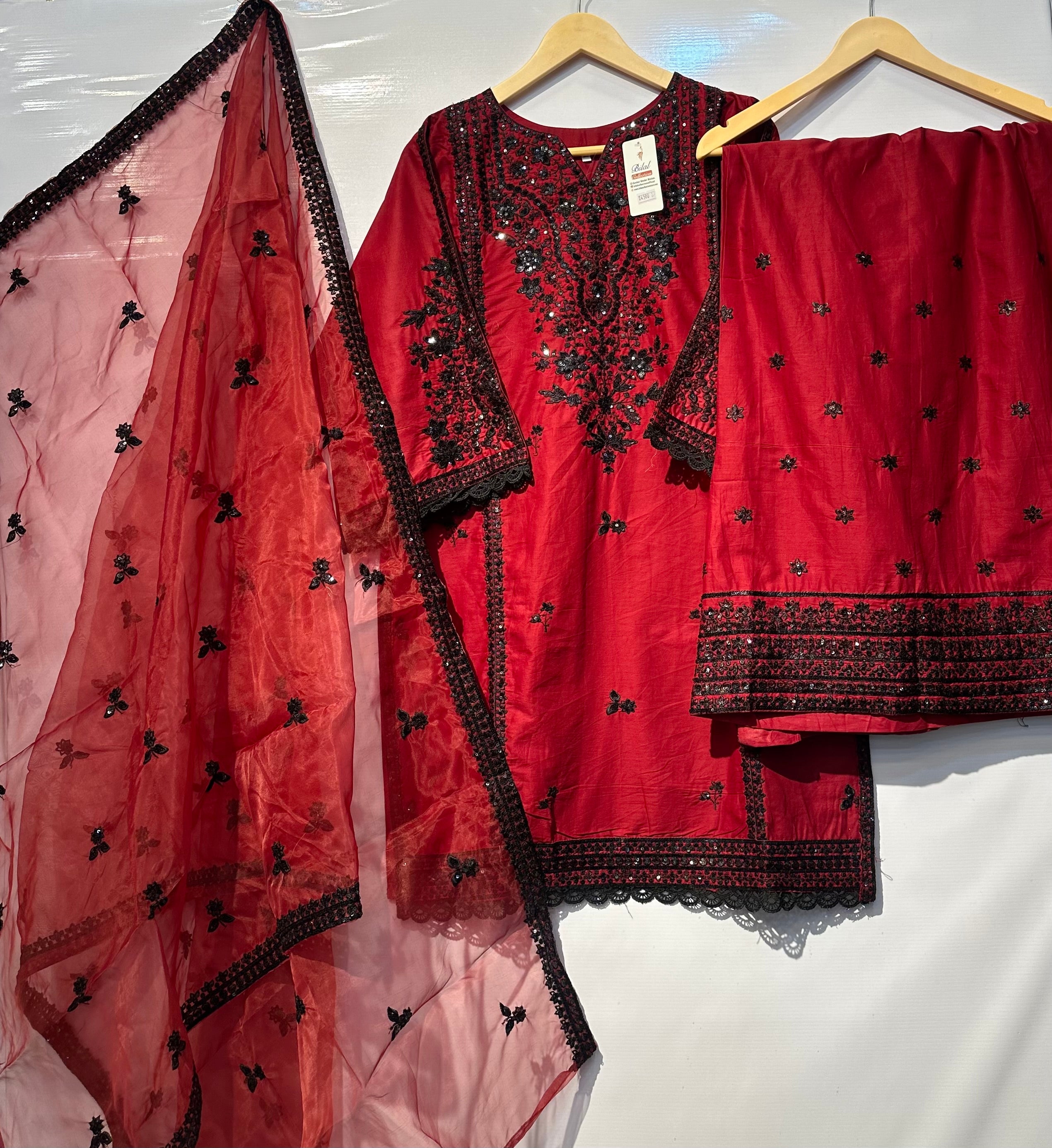 Black sequential embroidered cotton lawn shirt🧵with embroidered plaso & dupatta👗