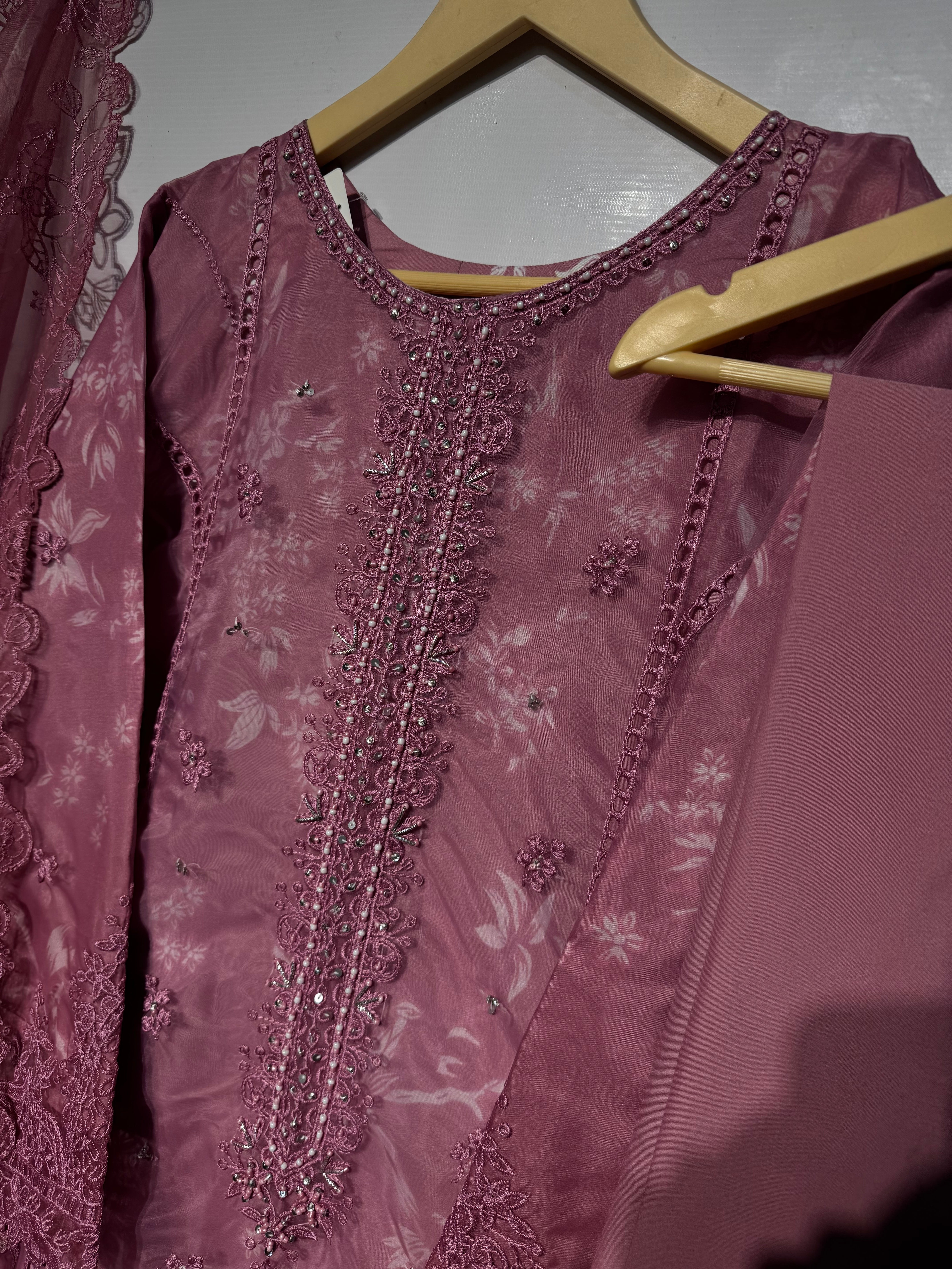 Pure organza digital printed handmade + cut worked🪡premium quality 3 pcs 👗