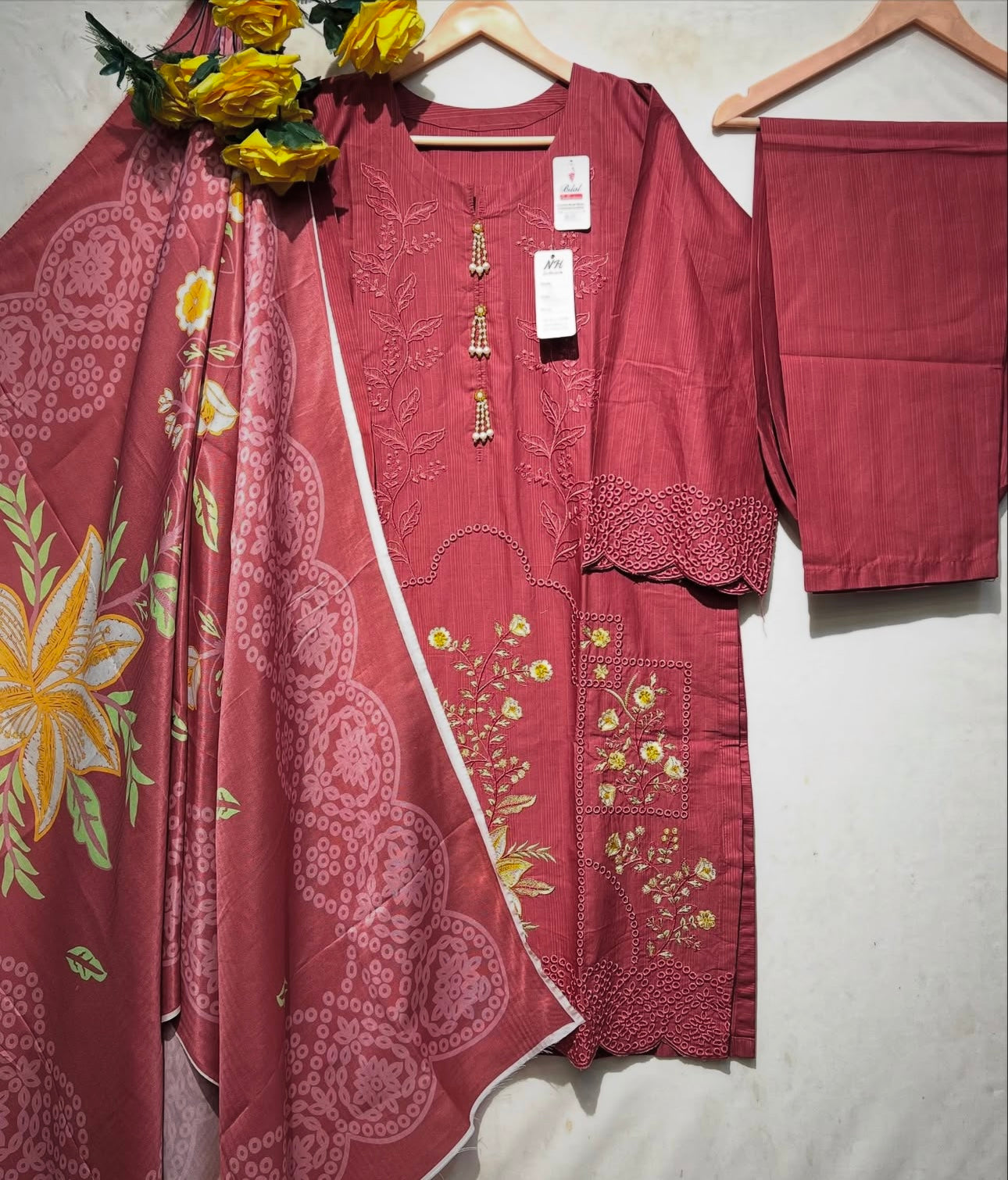 Embroidered🪡winter cotton 3 pcs dress👗 - bilalcollectionstore