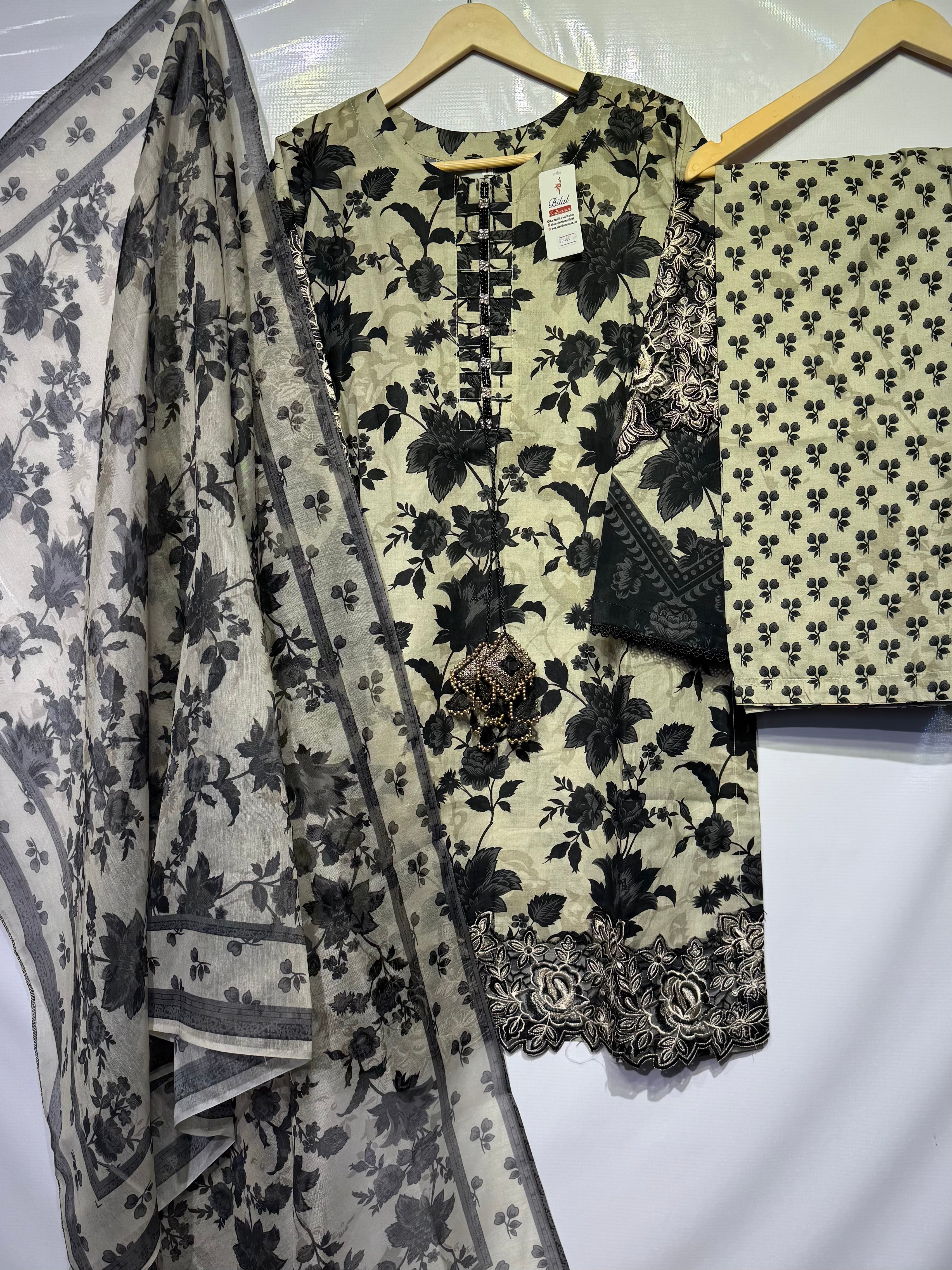 Floral printed shirts with embroidered🧵sleeves & daman, Printed dupatta & printed Plaso 3 pcs 👗