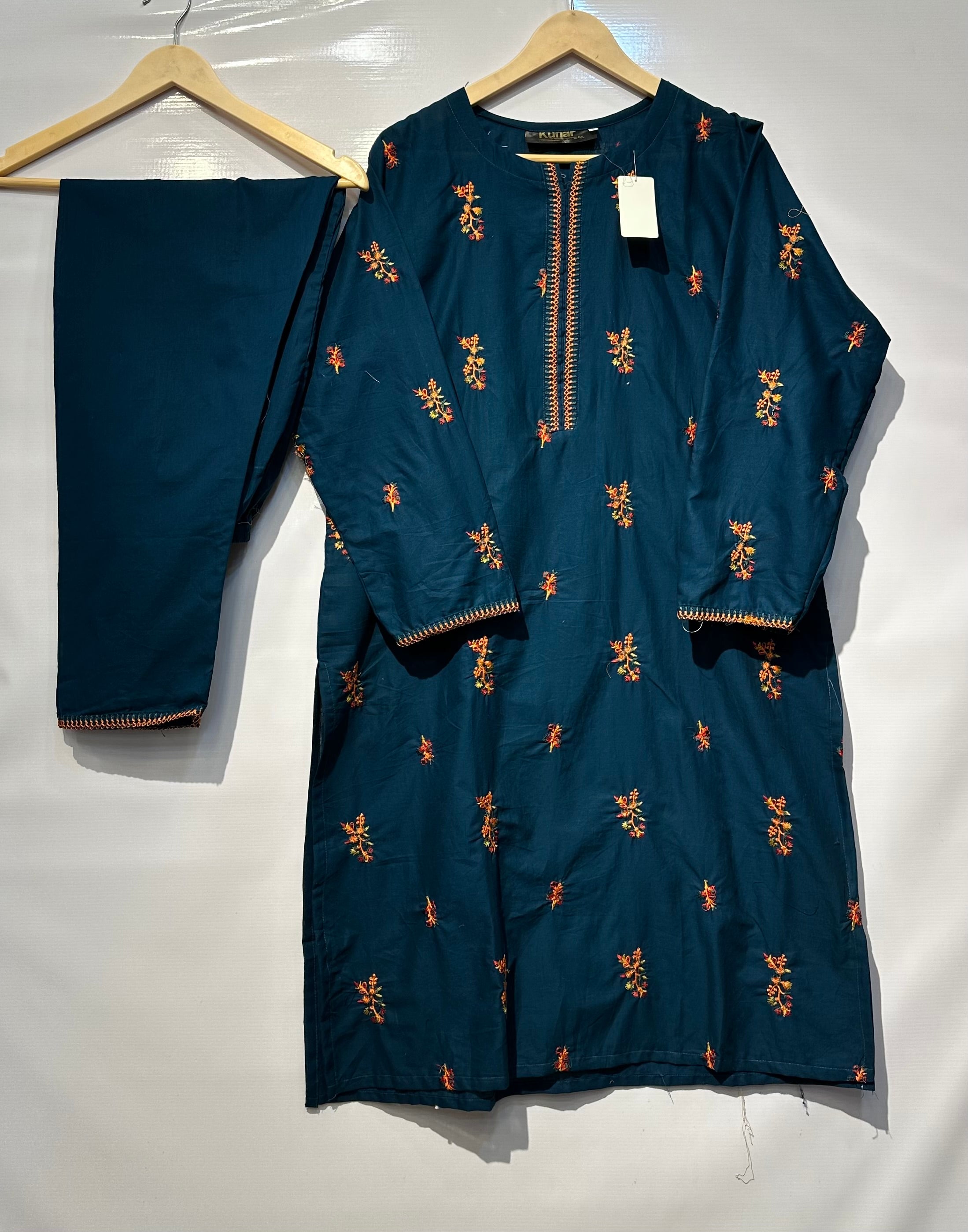 Floral embroidered cotton-Lawn 2 pcs 👗