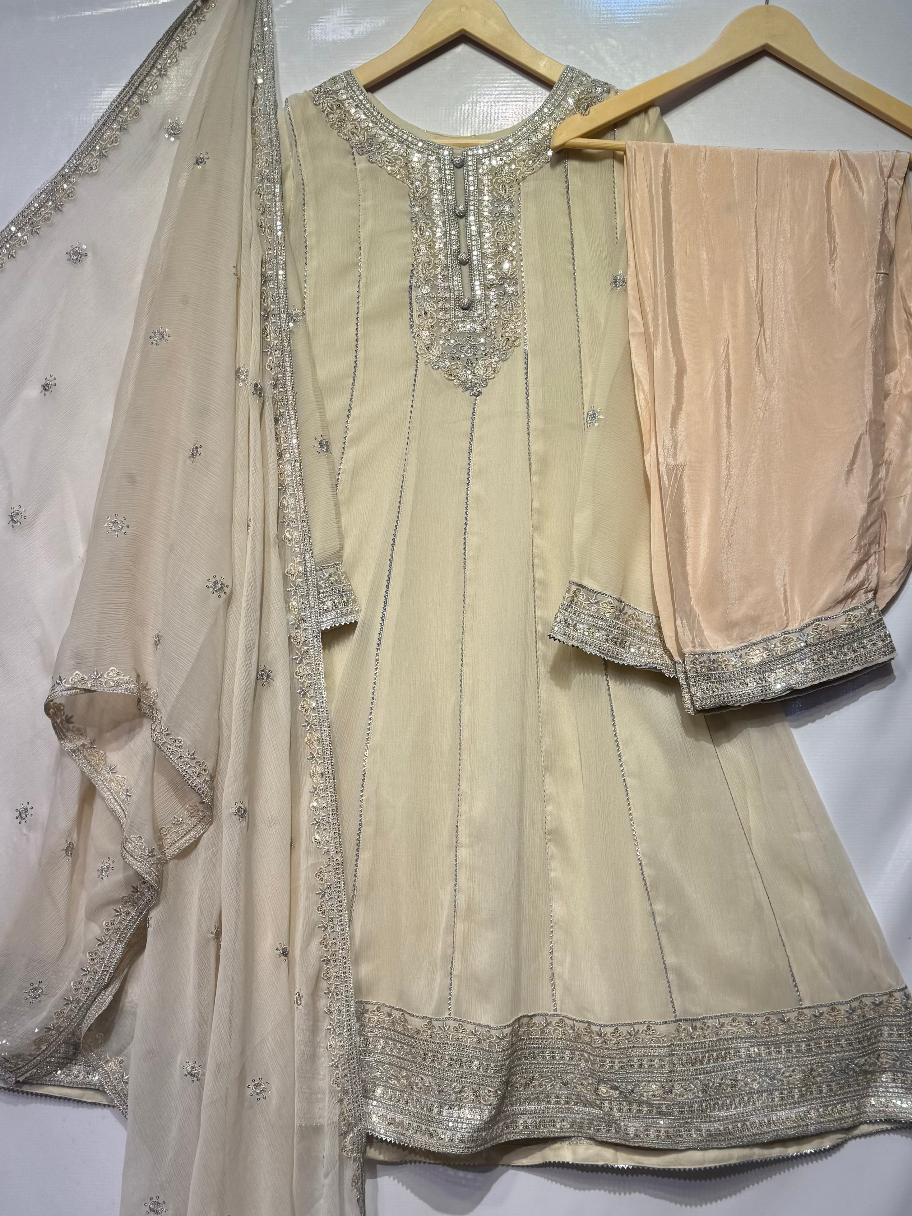 Bareeze Embroidered Elegance ✨