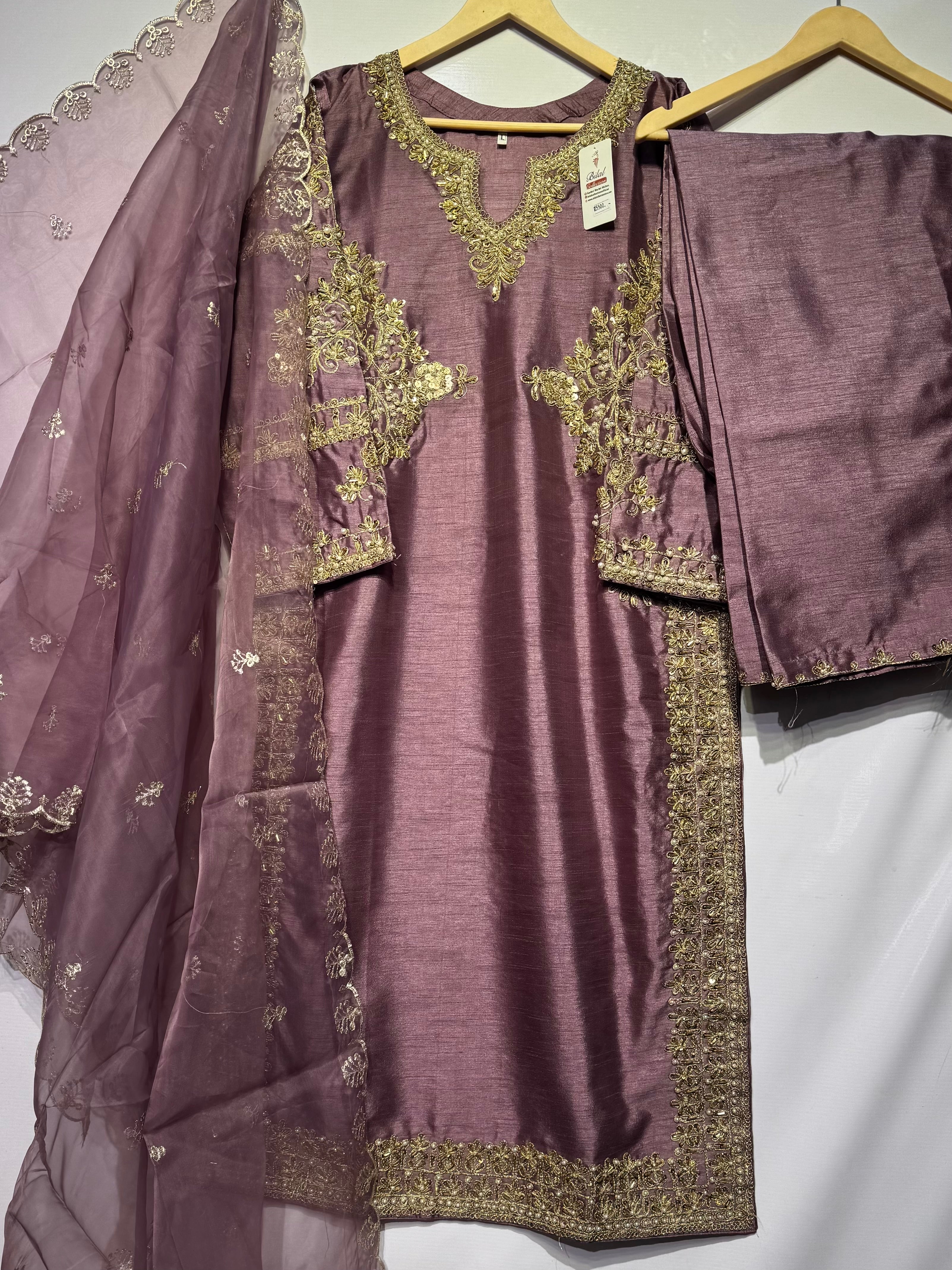Double Tone Raw silk handmade Adda with beats work🧵shirt & trouser along with embroidered dupatta 👗